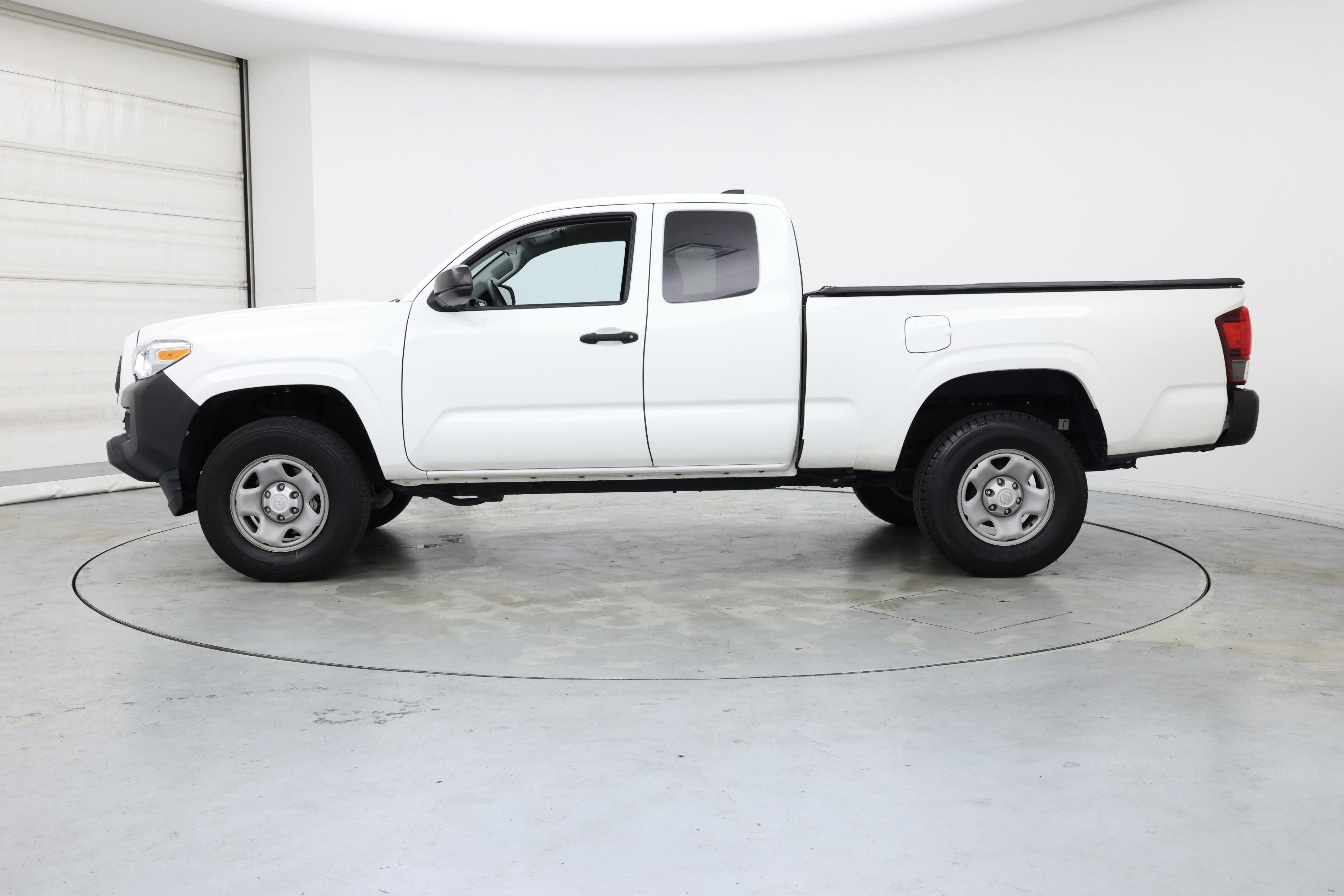 Thumbnail: 2022 Toyota Tacoma - 3