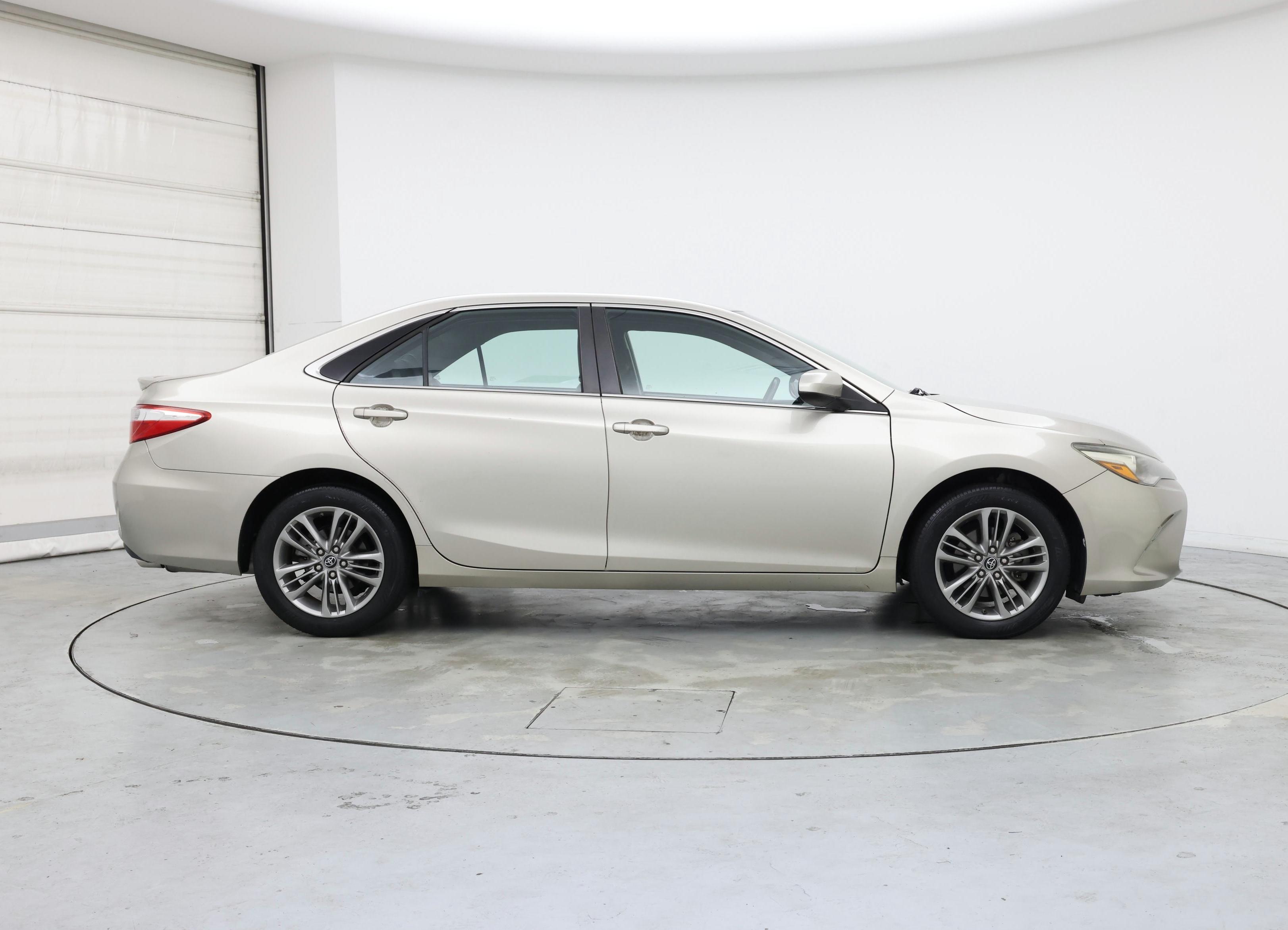 Thumbnail: 2017 Toyota Camry - 7