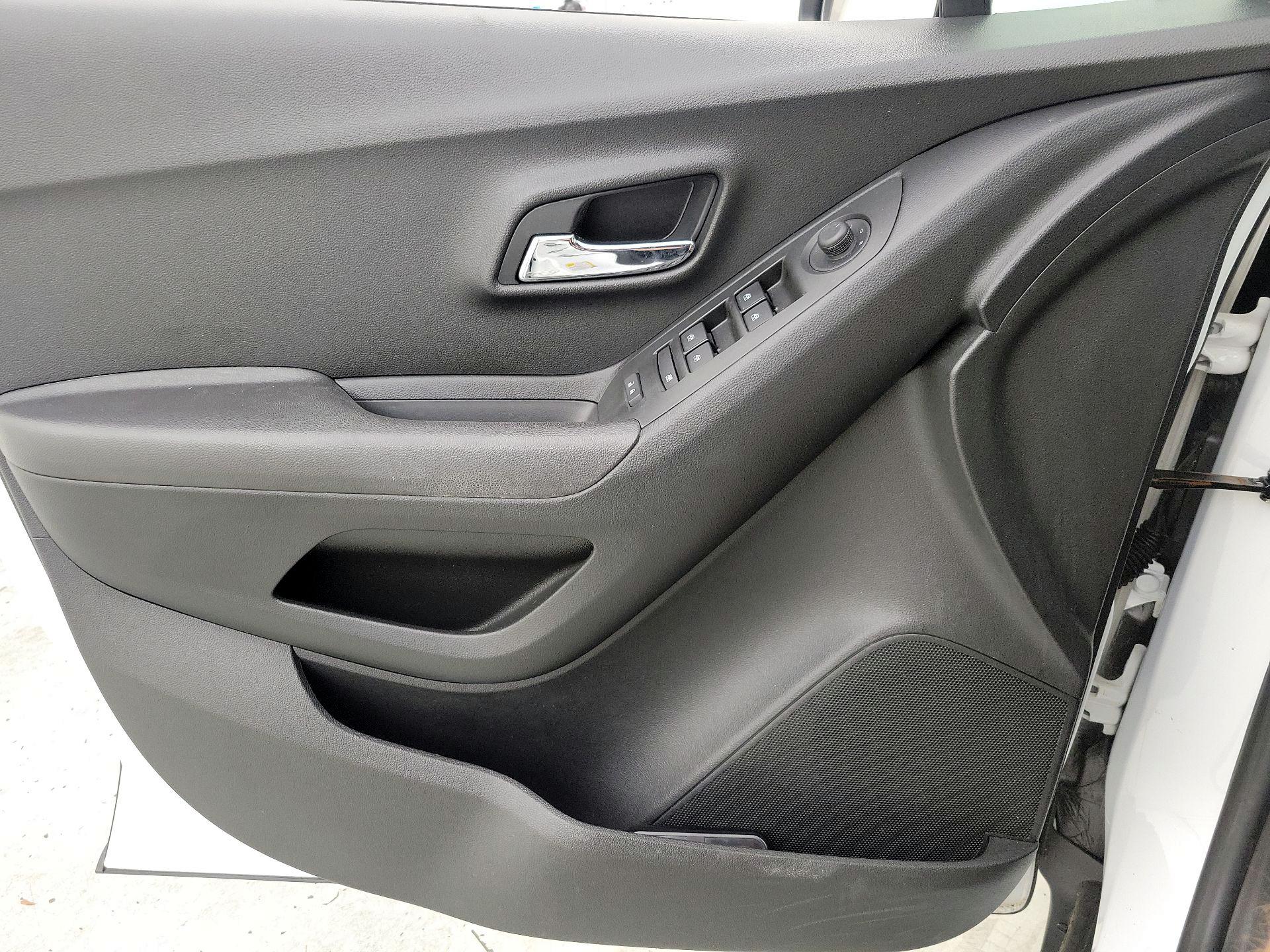 Thumbnail: 2019 Chevrolet Trax - 12
