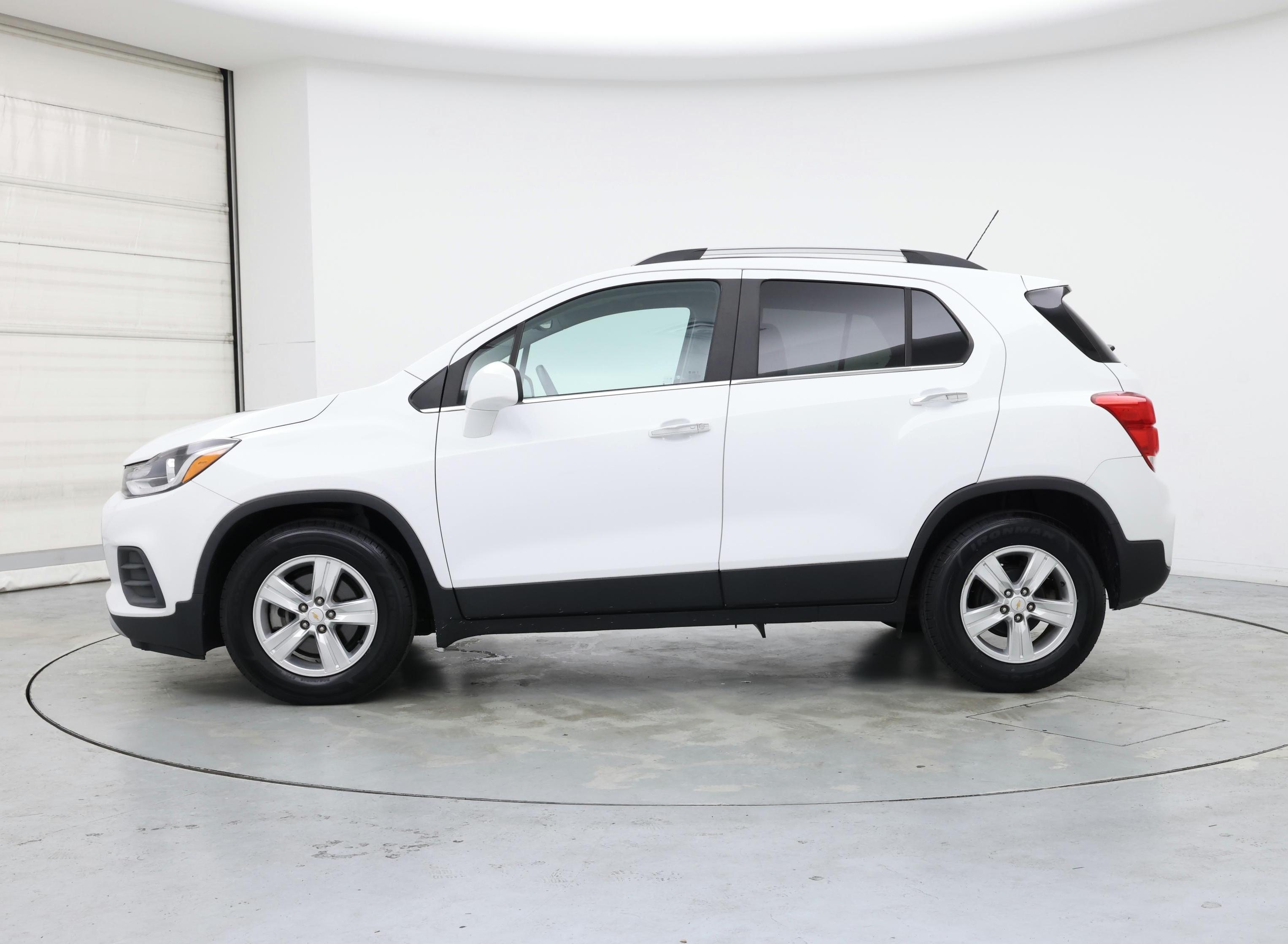 Thumbnail: 2019 Chevrolet Trax - 3