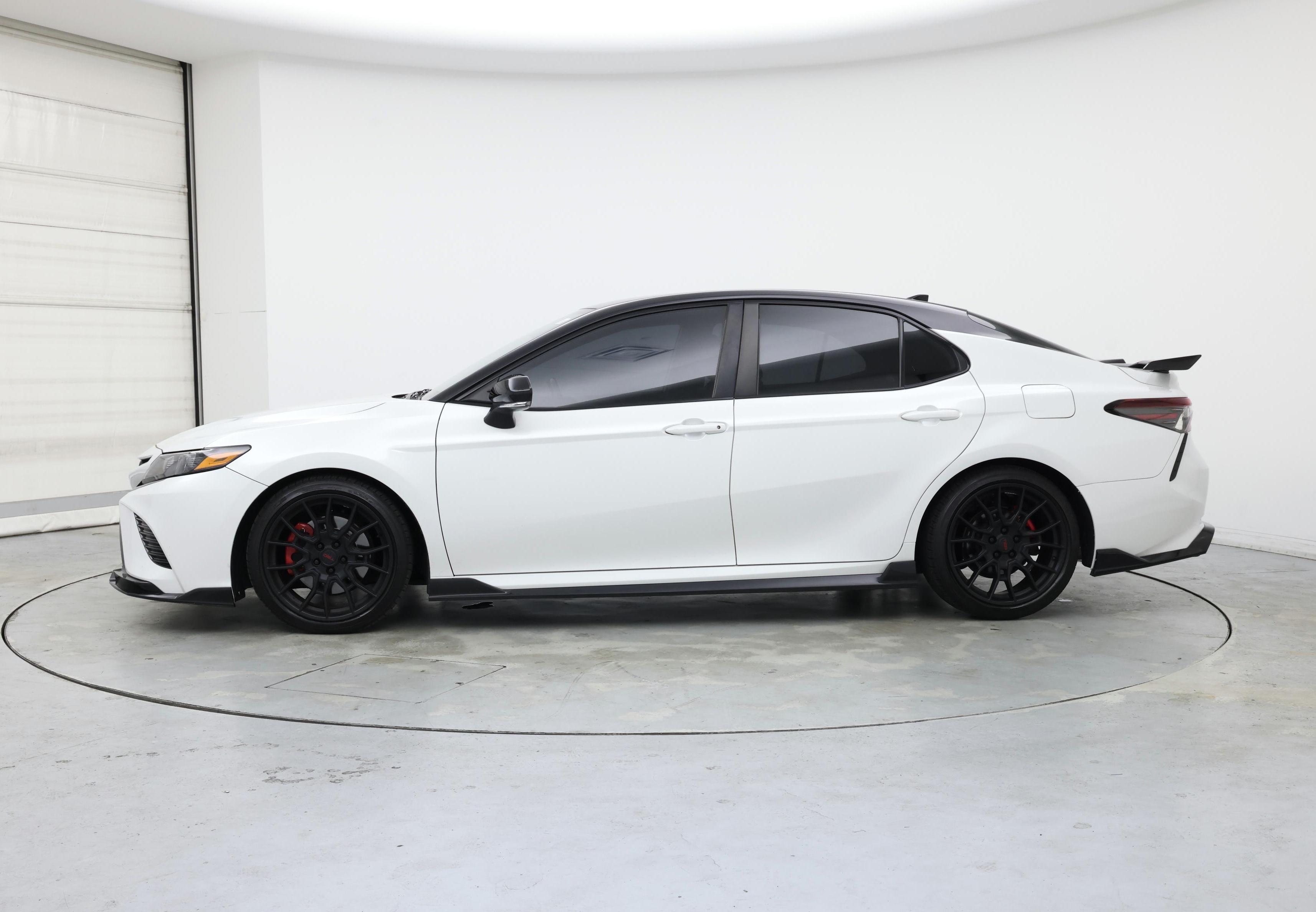 Thumbnail: 2022 Toyota Camry - 3