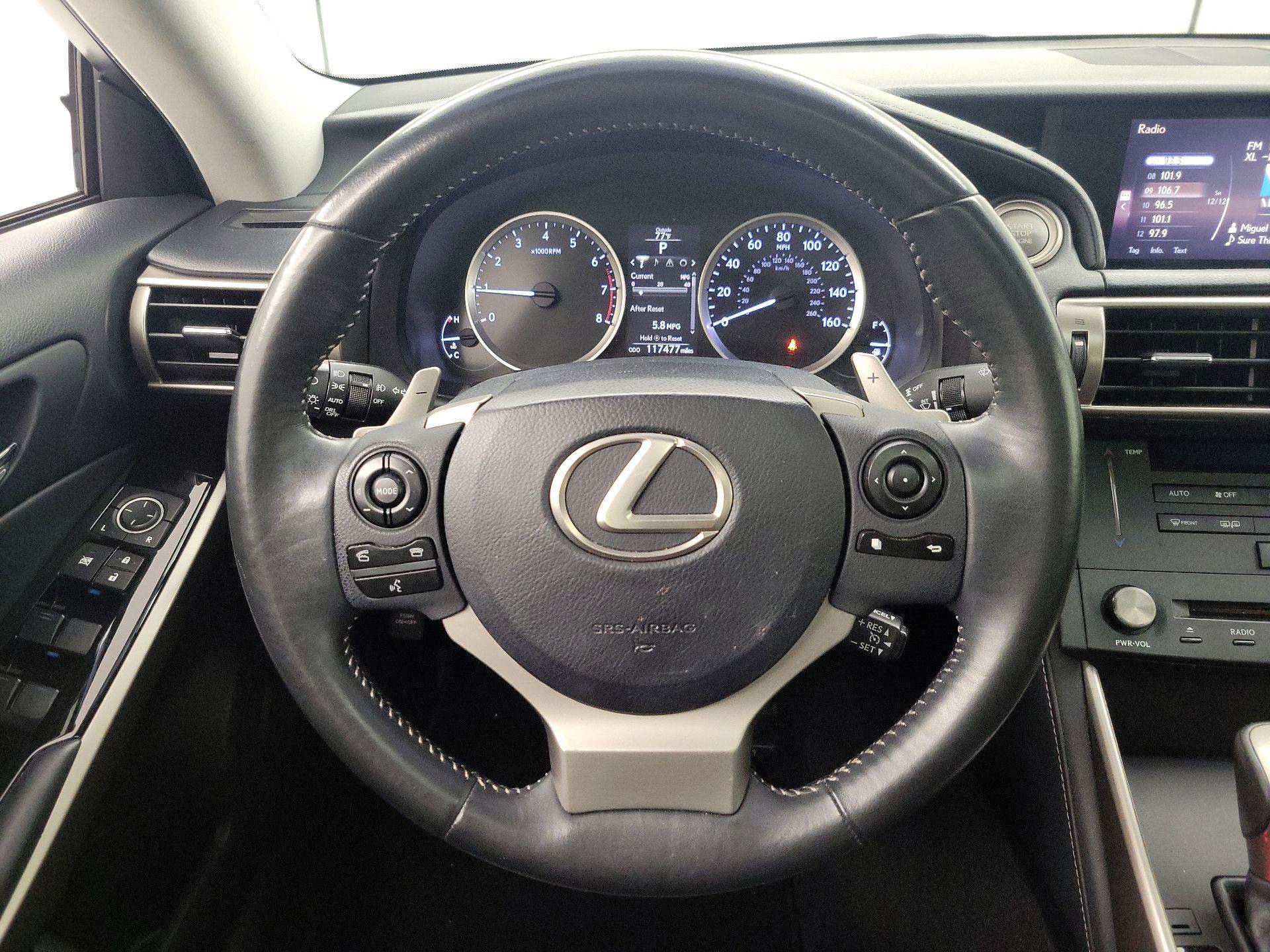 Thumbnail: 2015 Lexus IS - 10