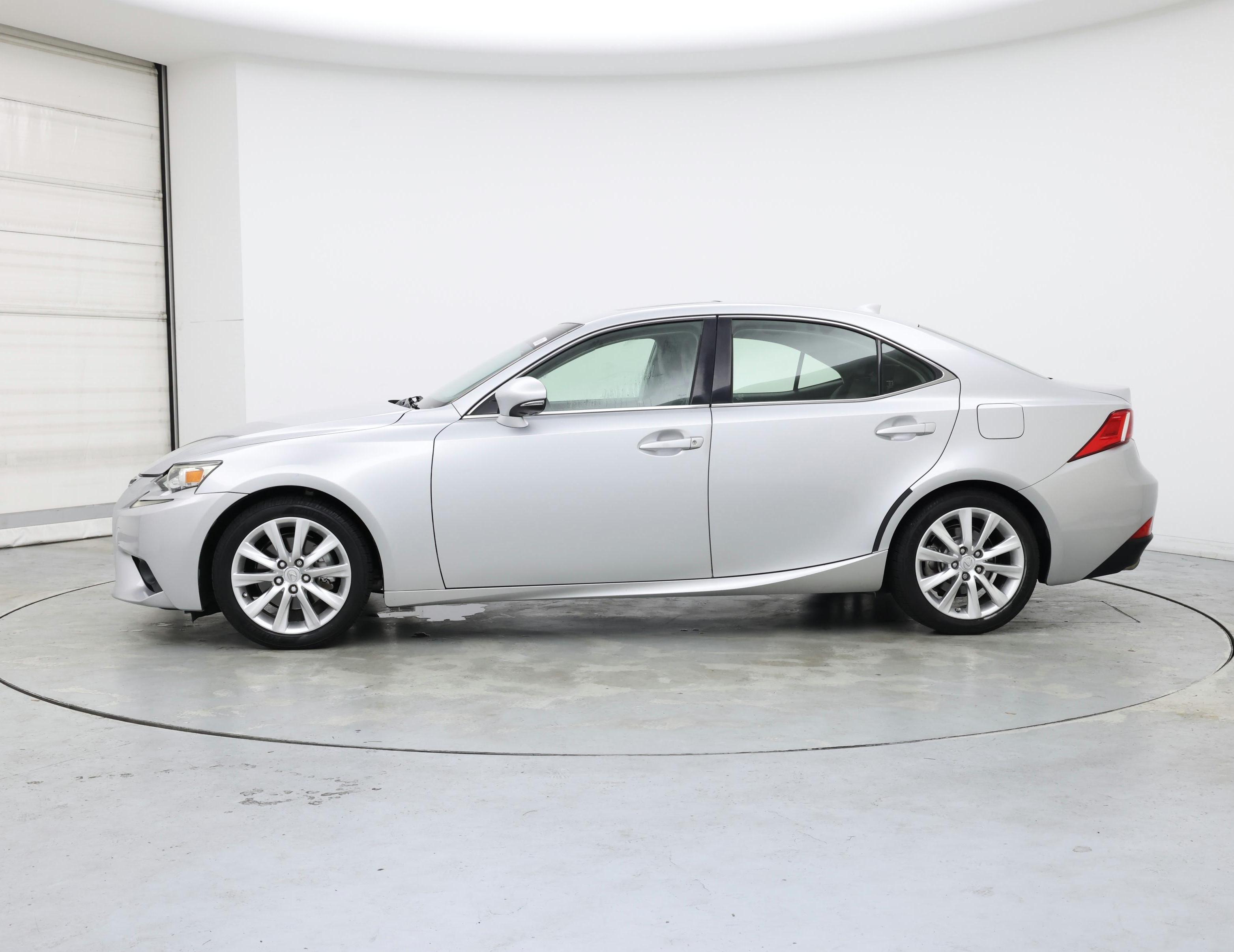 Thumbnail: 2015 Lexus IS - 3
