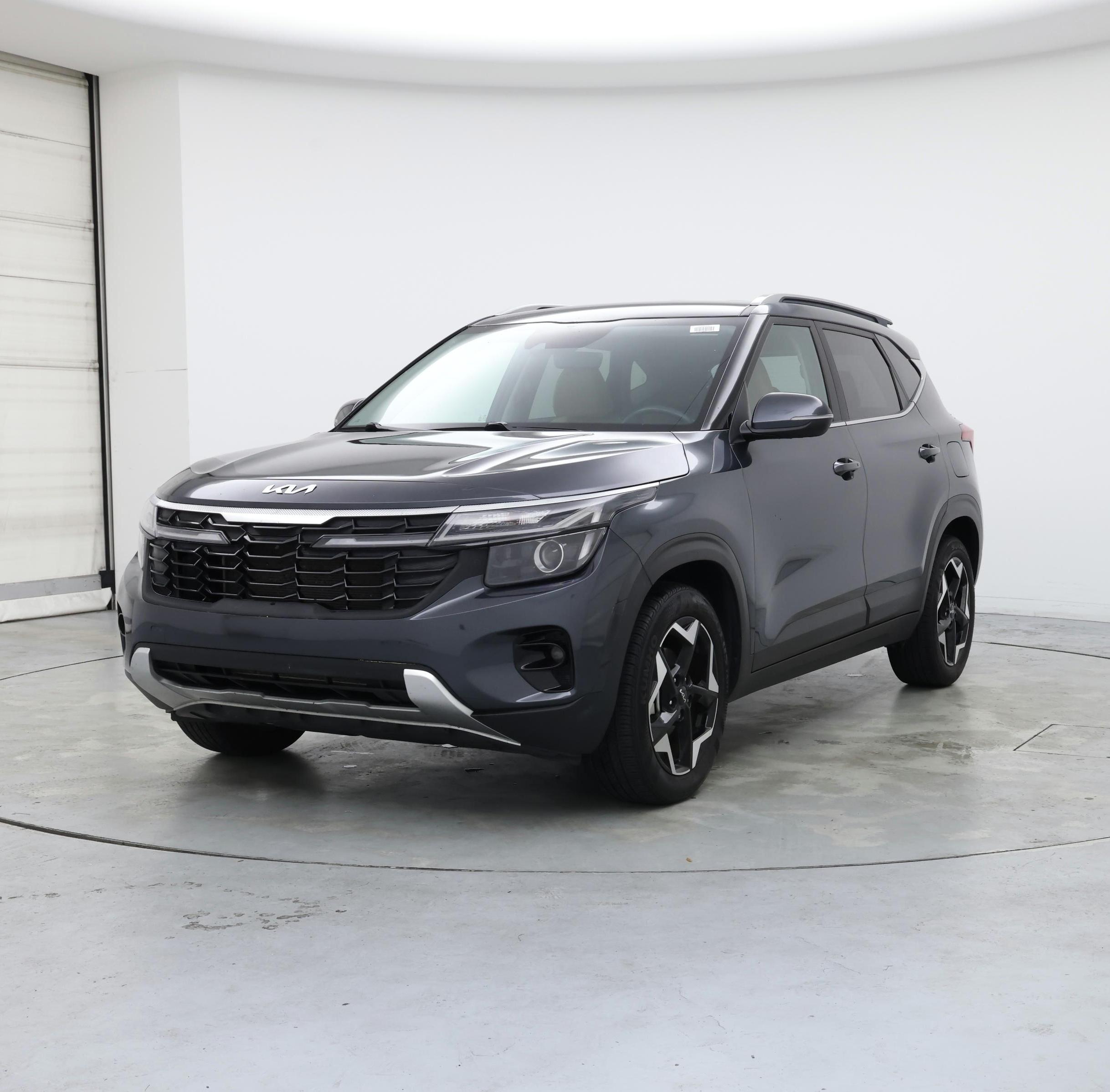 Thumbnail: 2024 Kia Seltos - 4
