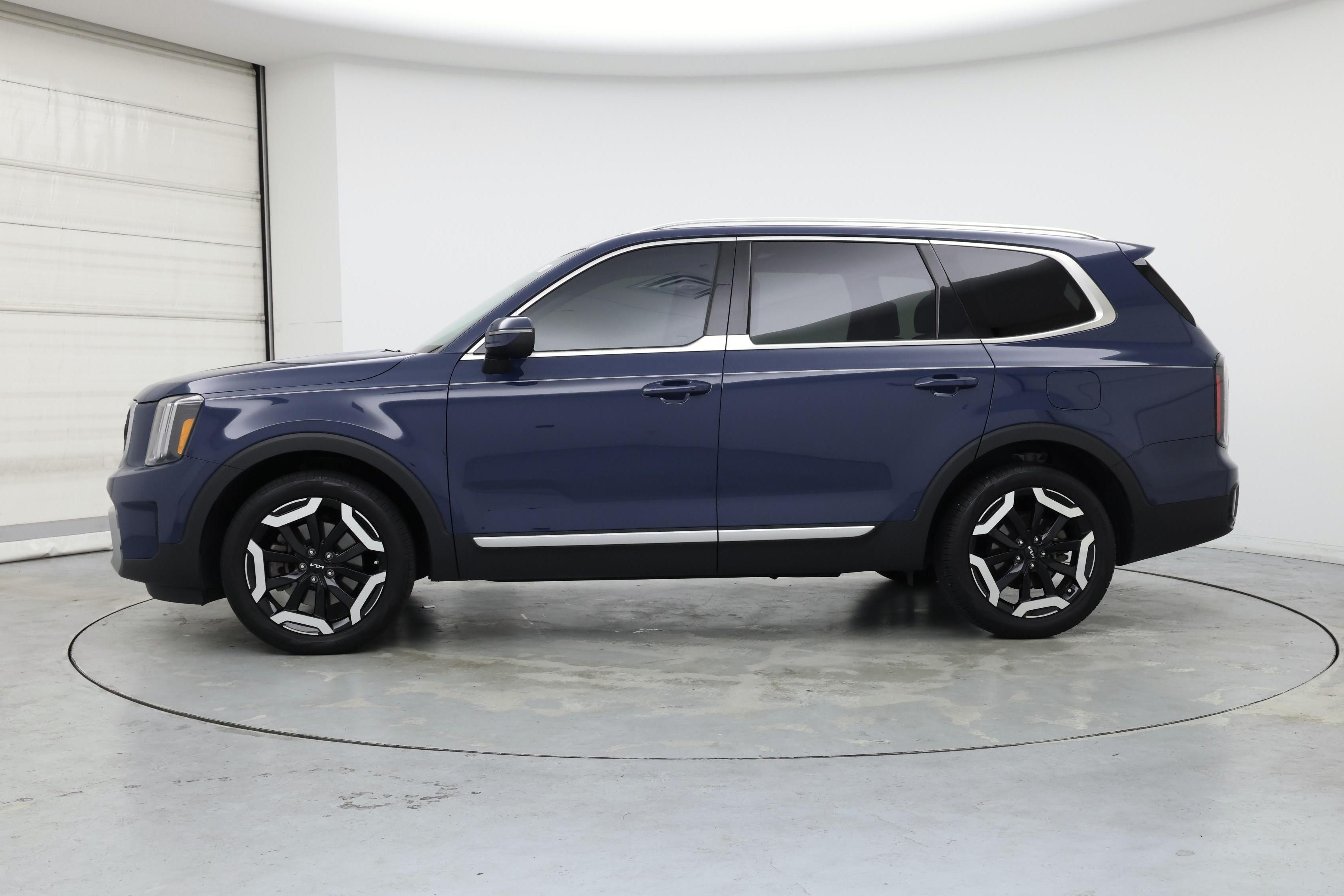 Thumbnail: 2023 Kia Telluride - 3