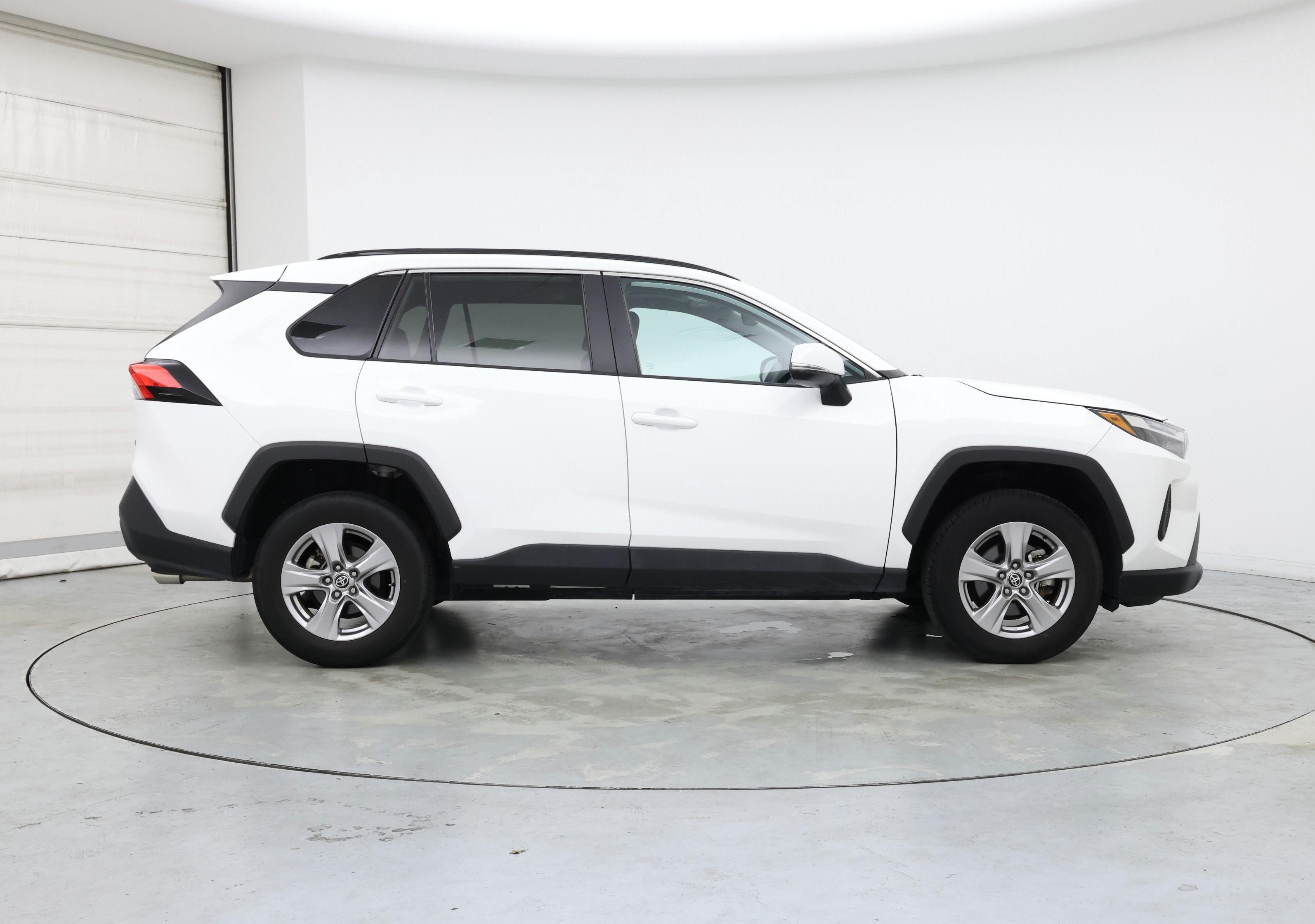 Thumbnail: 2022 Toyota RAV4 - 7