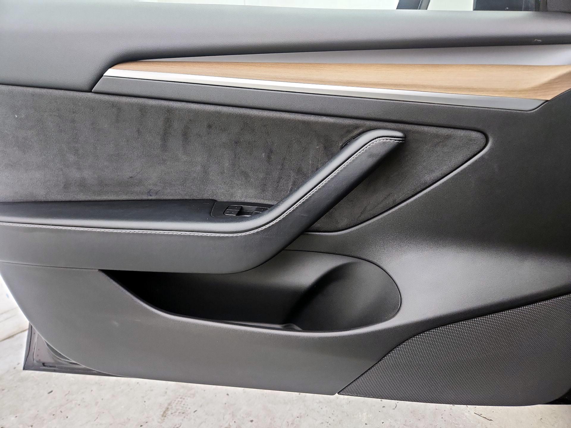 Thumbnail: 2021 Tesla Model 3 - 12