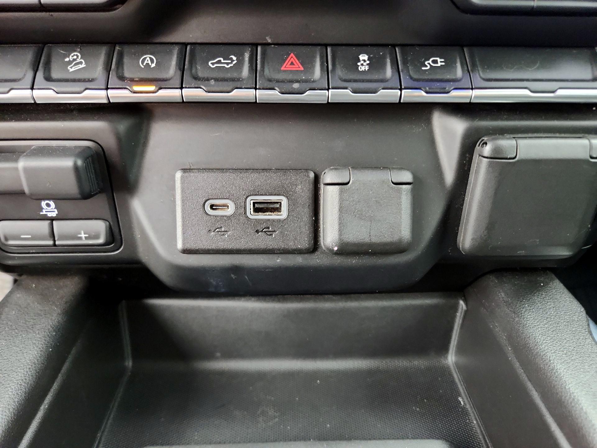 Thumbnail: 2021 Chevrolet Silverado 1500 - 18