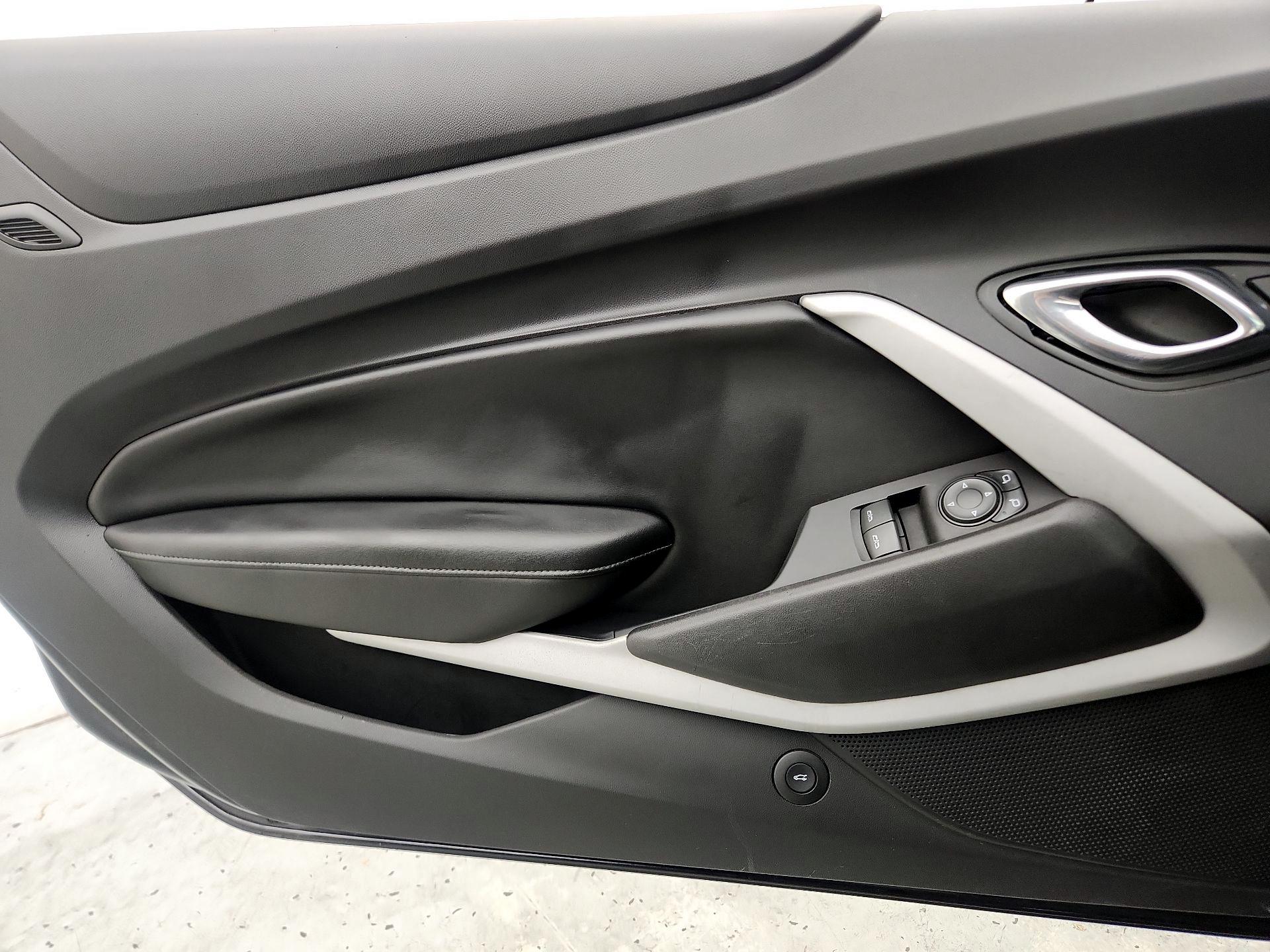 Thumbnail: 2019 Chevrolet Camaro - 12