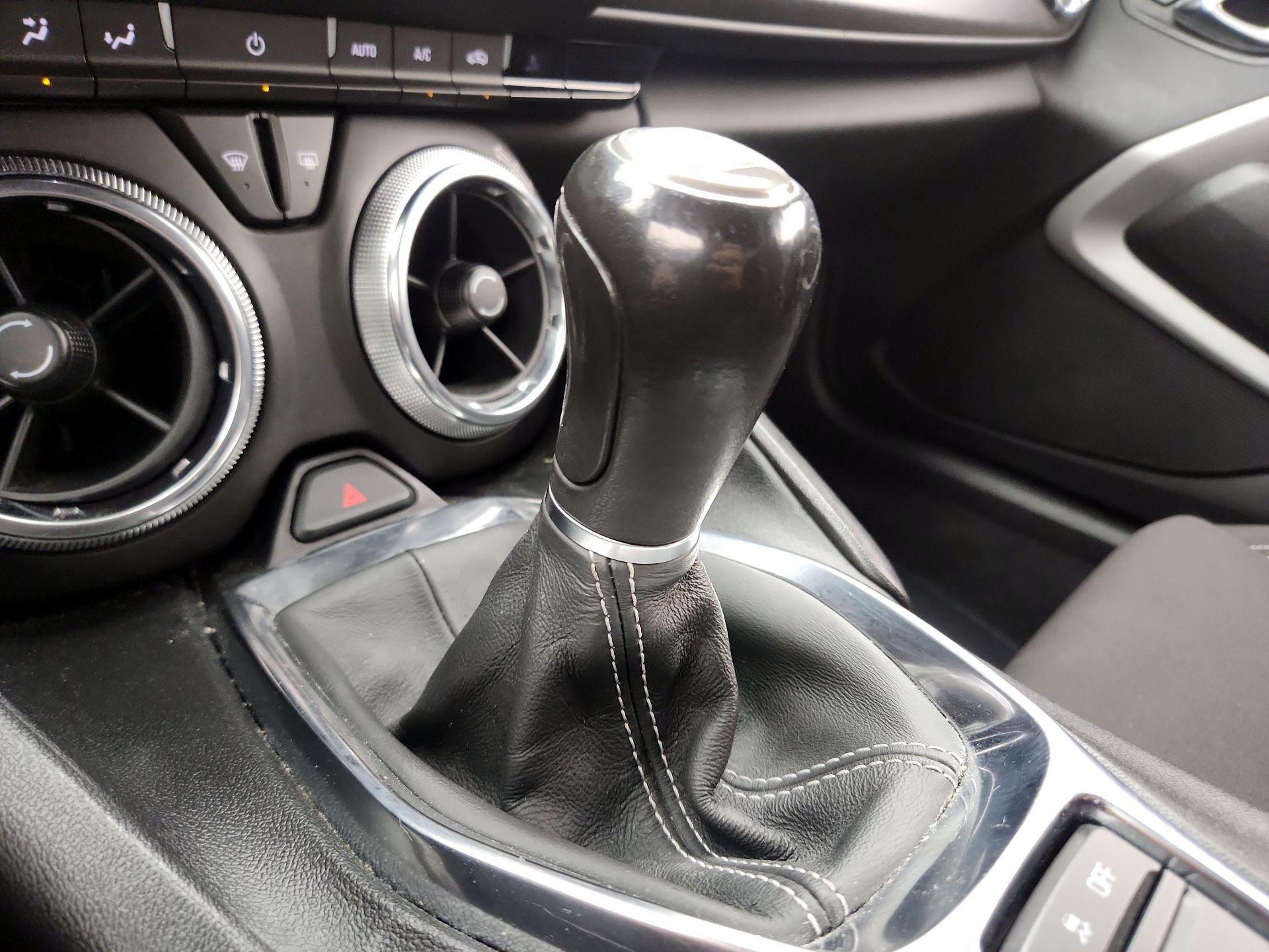 Thumbnail: 2019 Chevrolet Camaro - 17