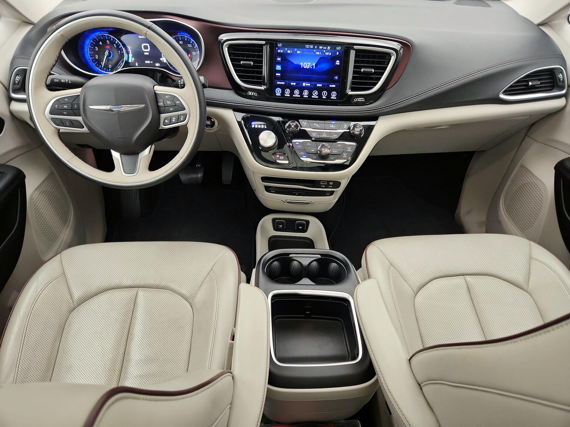 Thumbnail: 2017 Chrysler Pacifica - 9