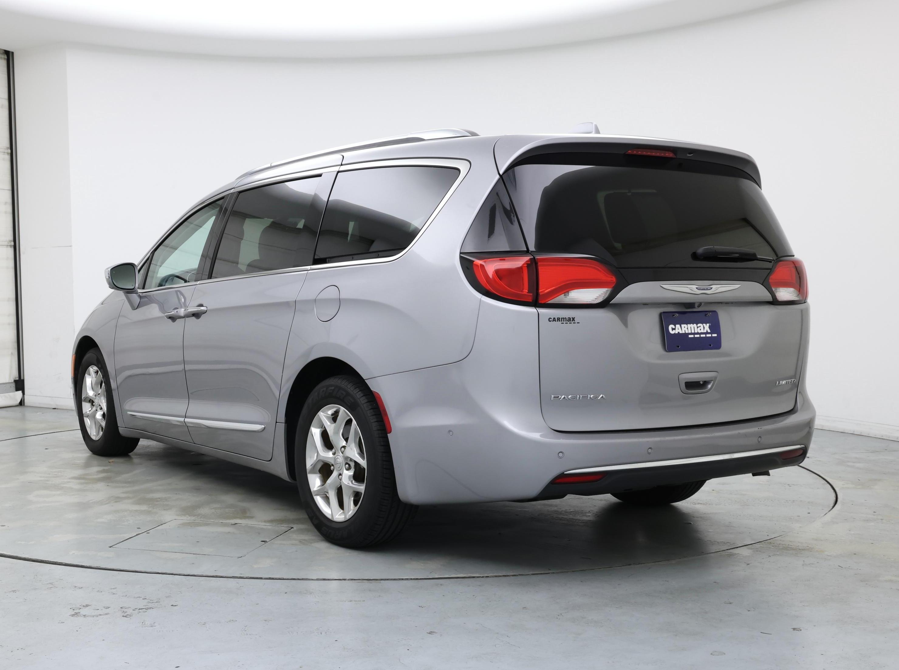 Thumbnail: 2017 Chrysler Pacifica - 2