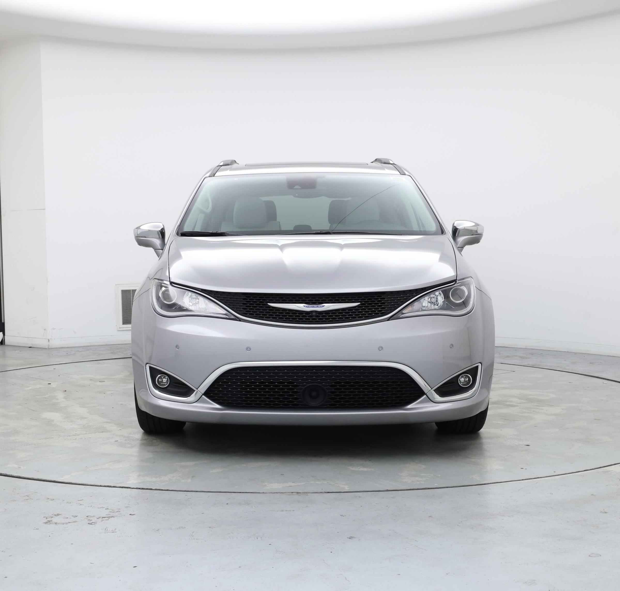 Thumbnail: 2017 Chrysler Pacifica - 5