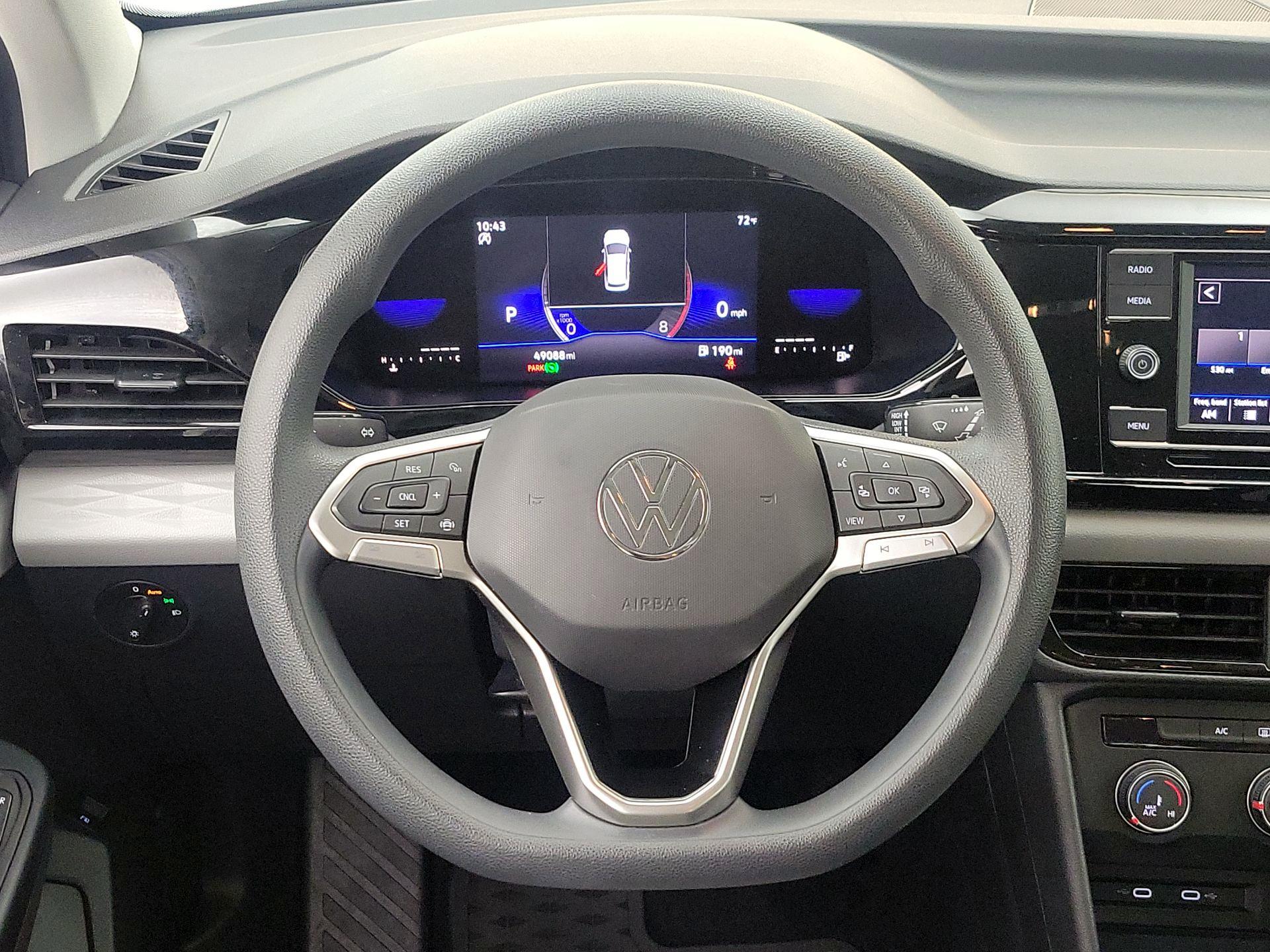 Thumbnail: 2022 Volkswagen Taos - 10