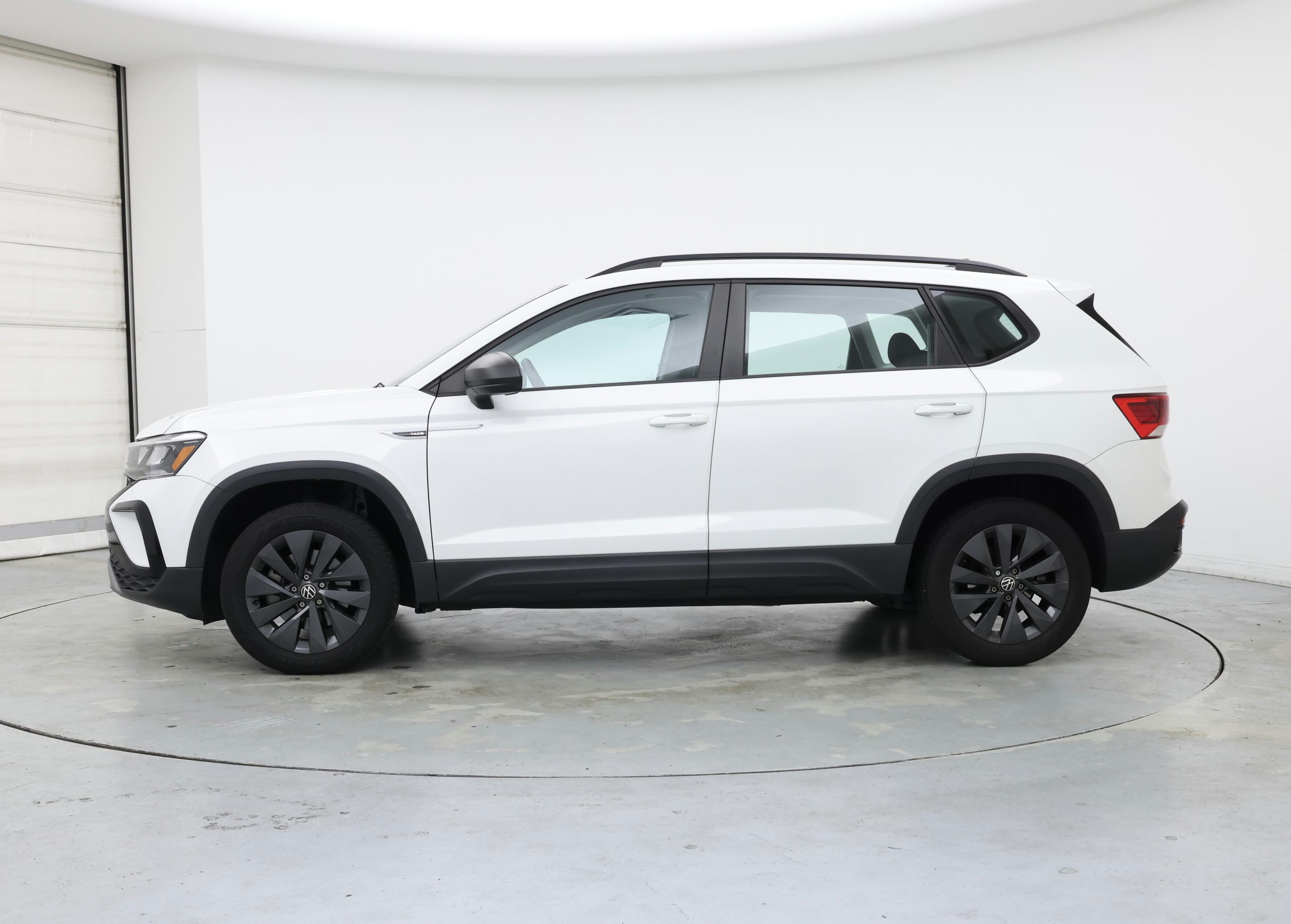 Thumbnail: 2022 Volkswagen Taos - 3