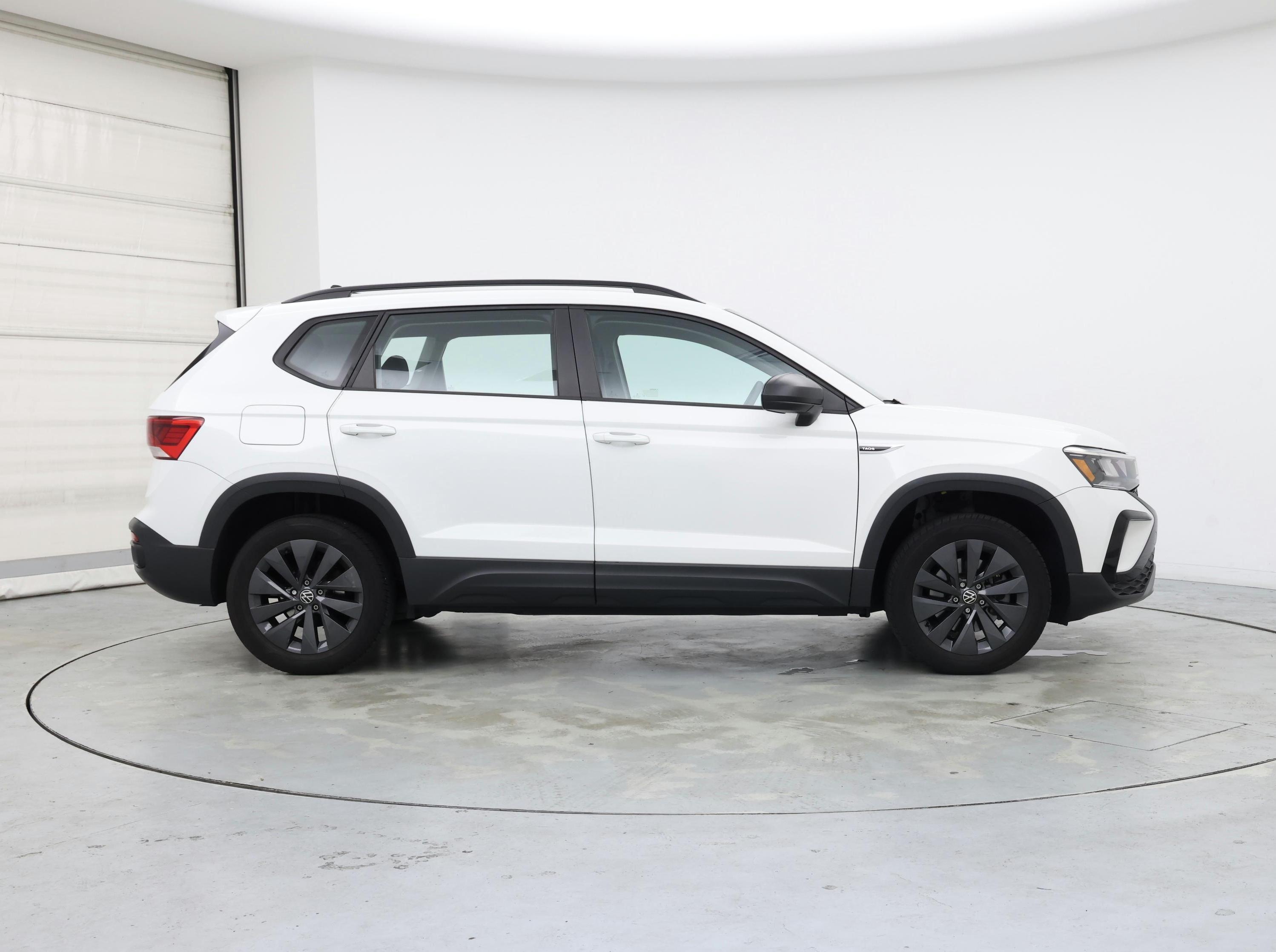 Thumbnail: 2022 Volkswagen Taos - 7