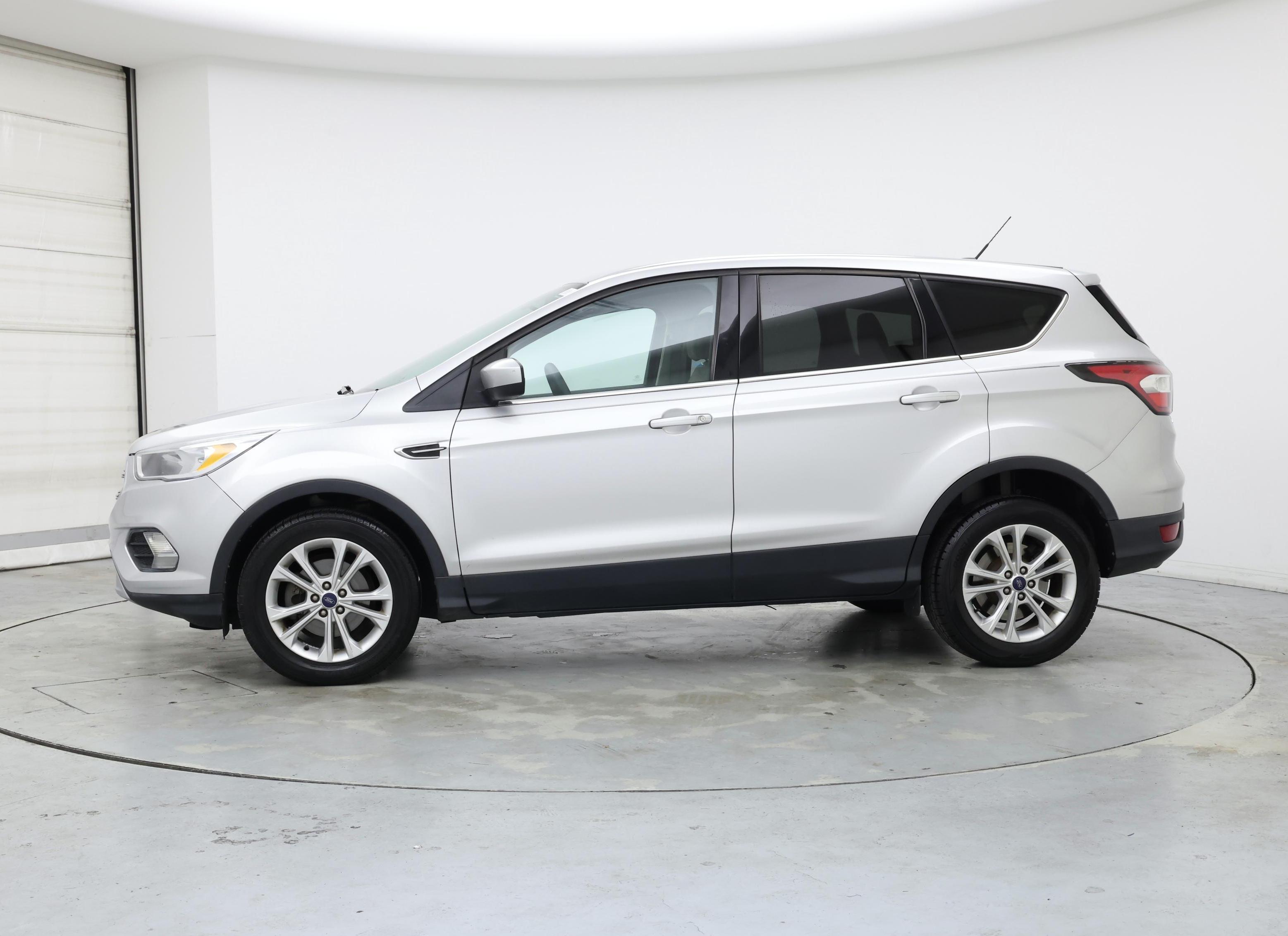 Thumbnail: 2017 Ford Escape - 3