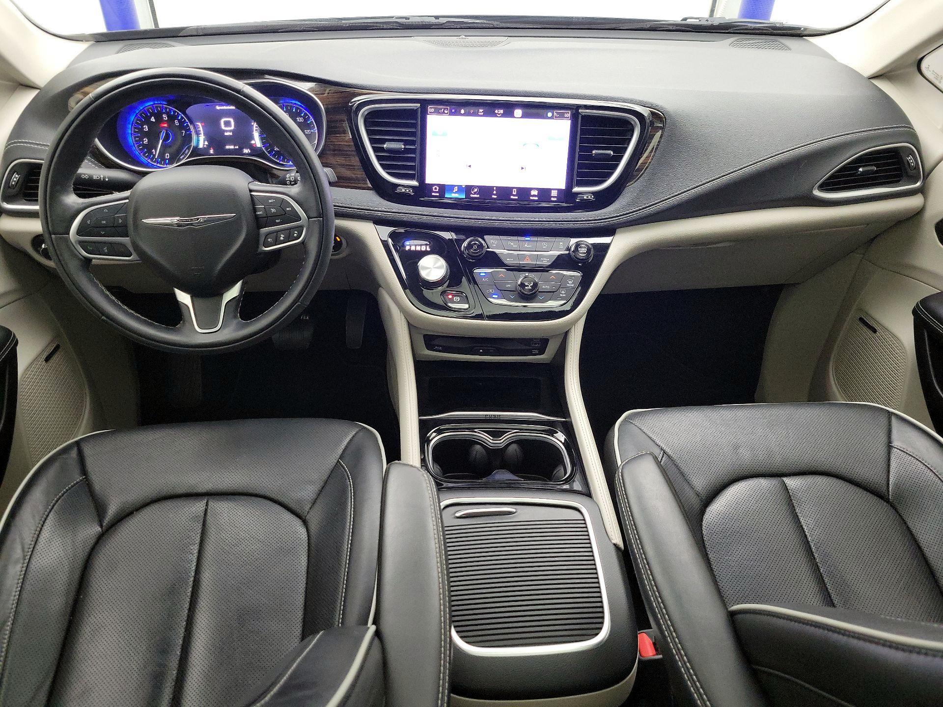 Thumbnail: 2022 Chrysler Pacifica - 9