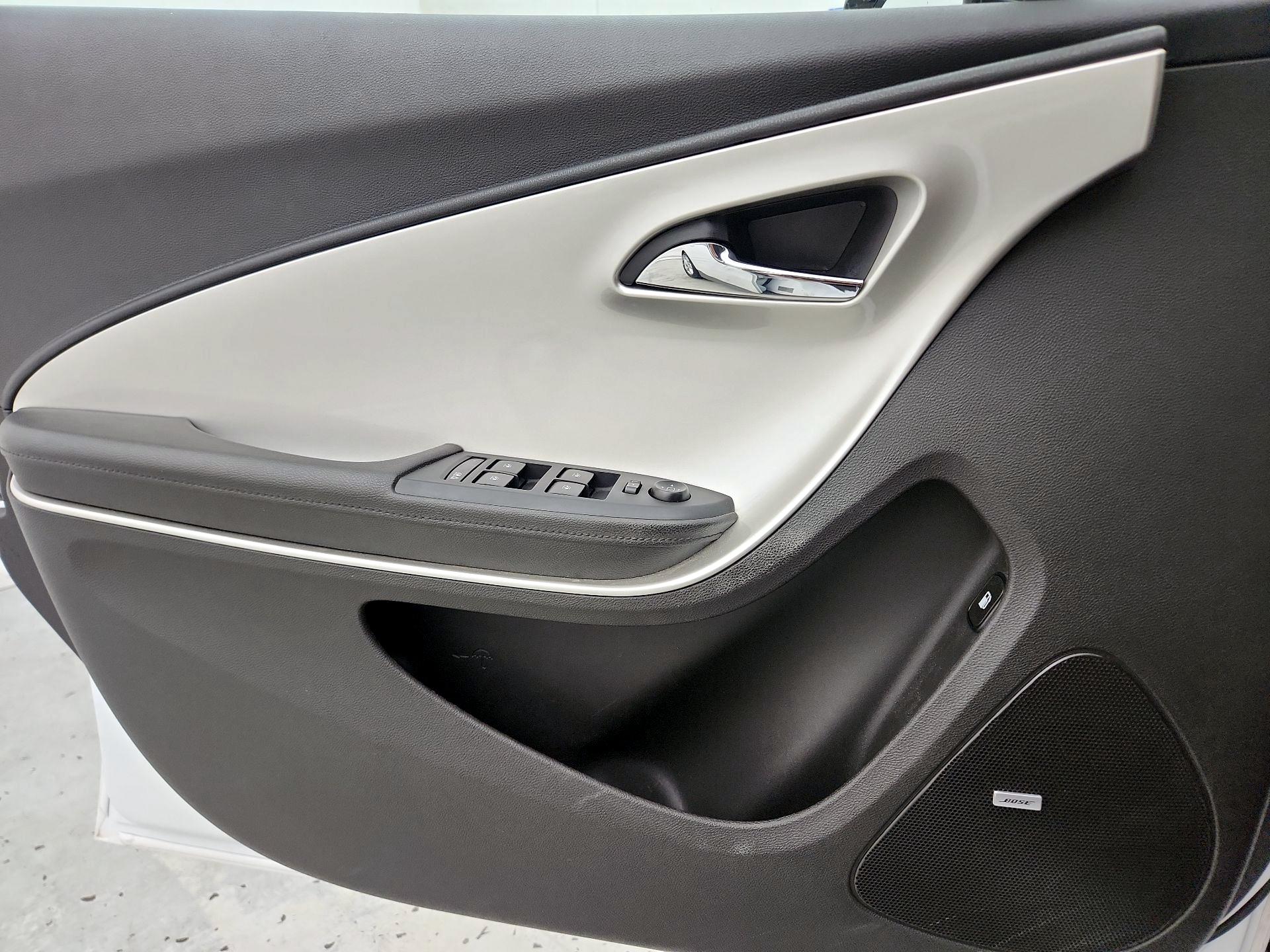 Thumbnail: 2015 Chevrolet Volt - 12