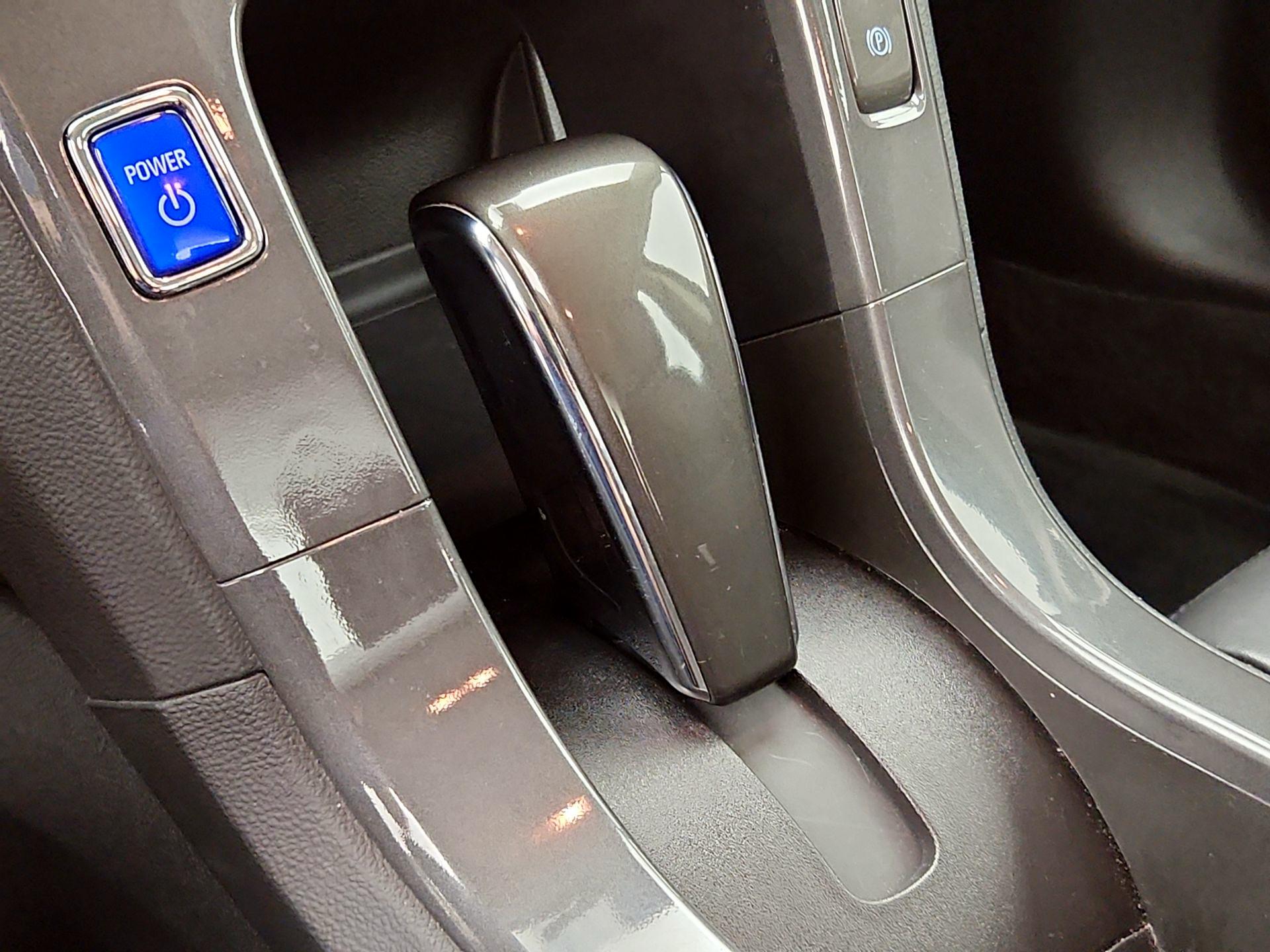 Thumbnail: 2015 Chevrolet Volt - 17