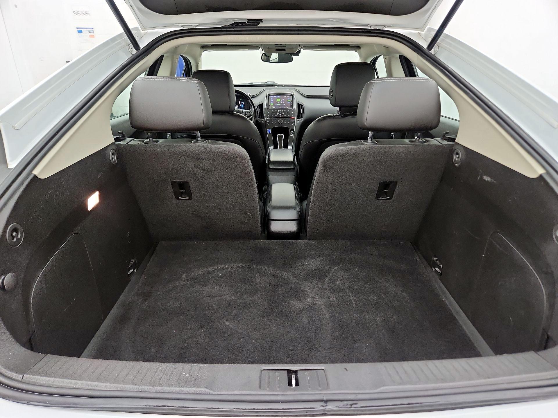 Thumbnail: 2015 Chevrolet Volt - 20