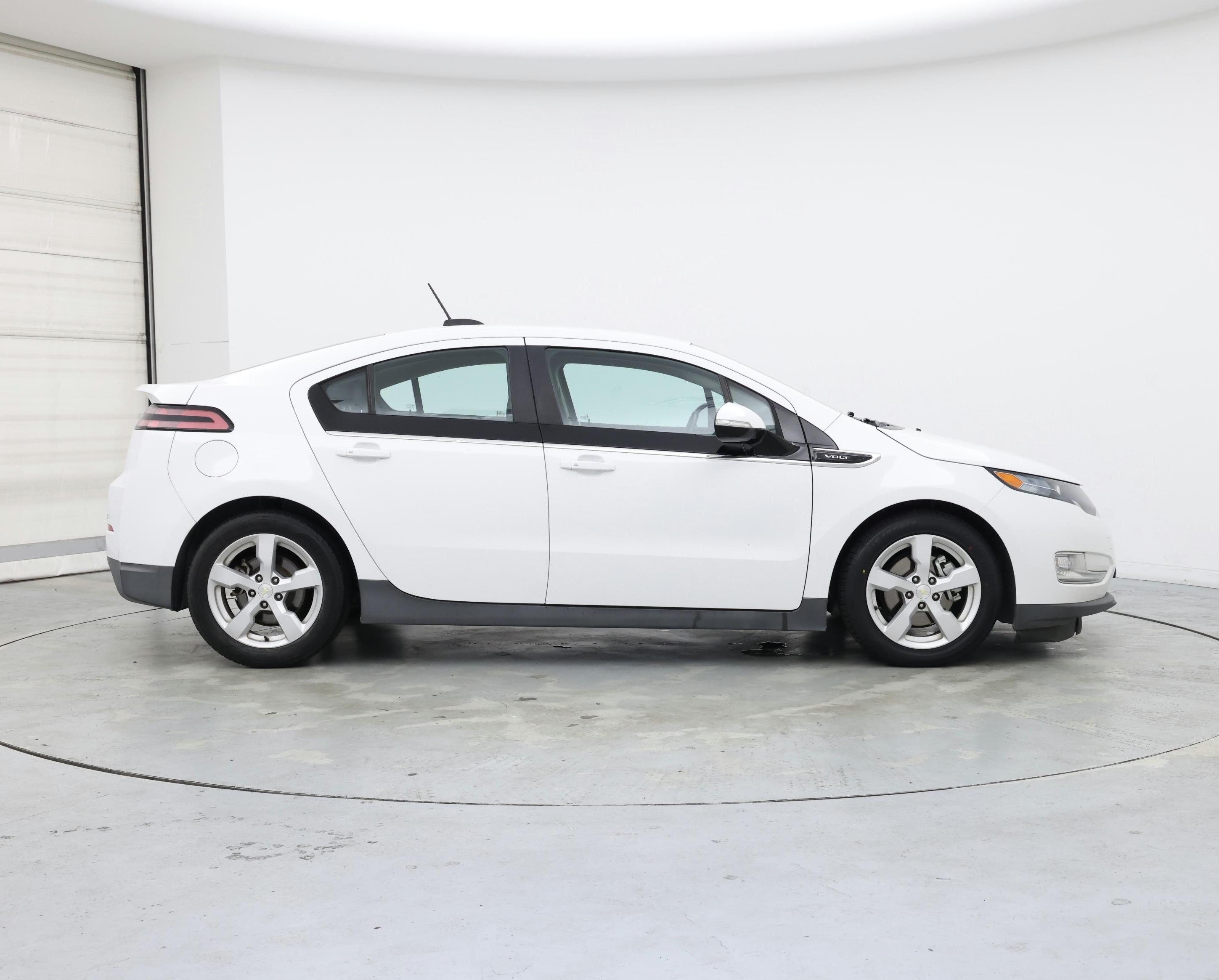 Thumbnail: 2015 Chevrolet Volt - 7