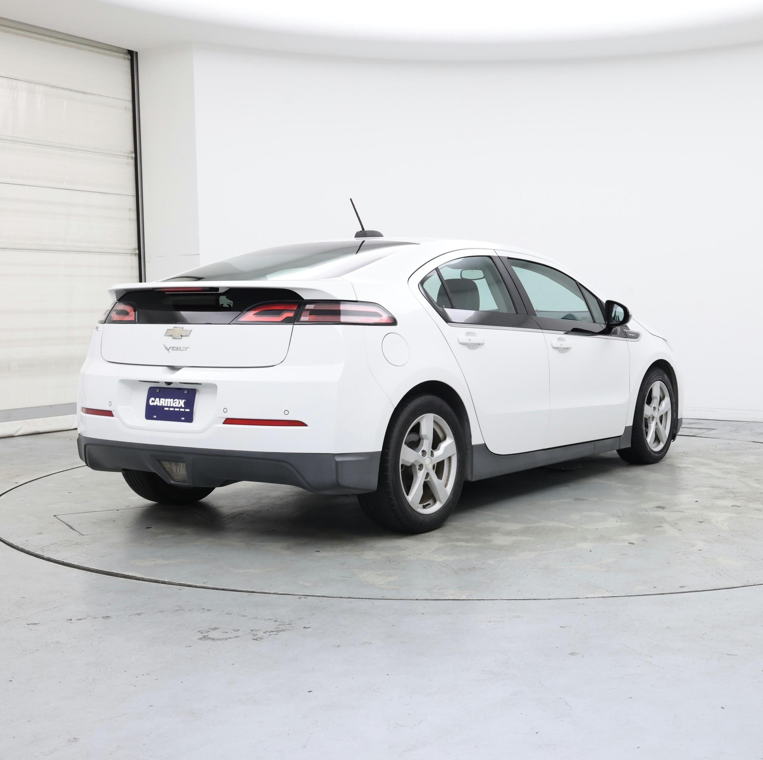 Thumbnail: 2015 Chevrolet Volt - 8