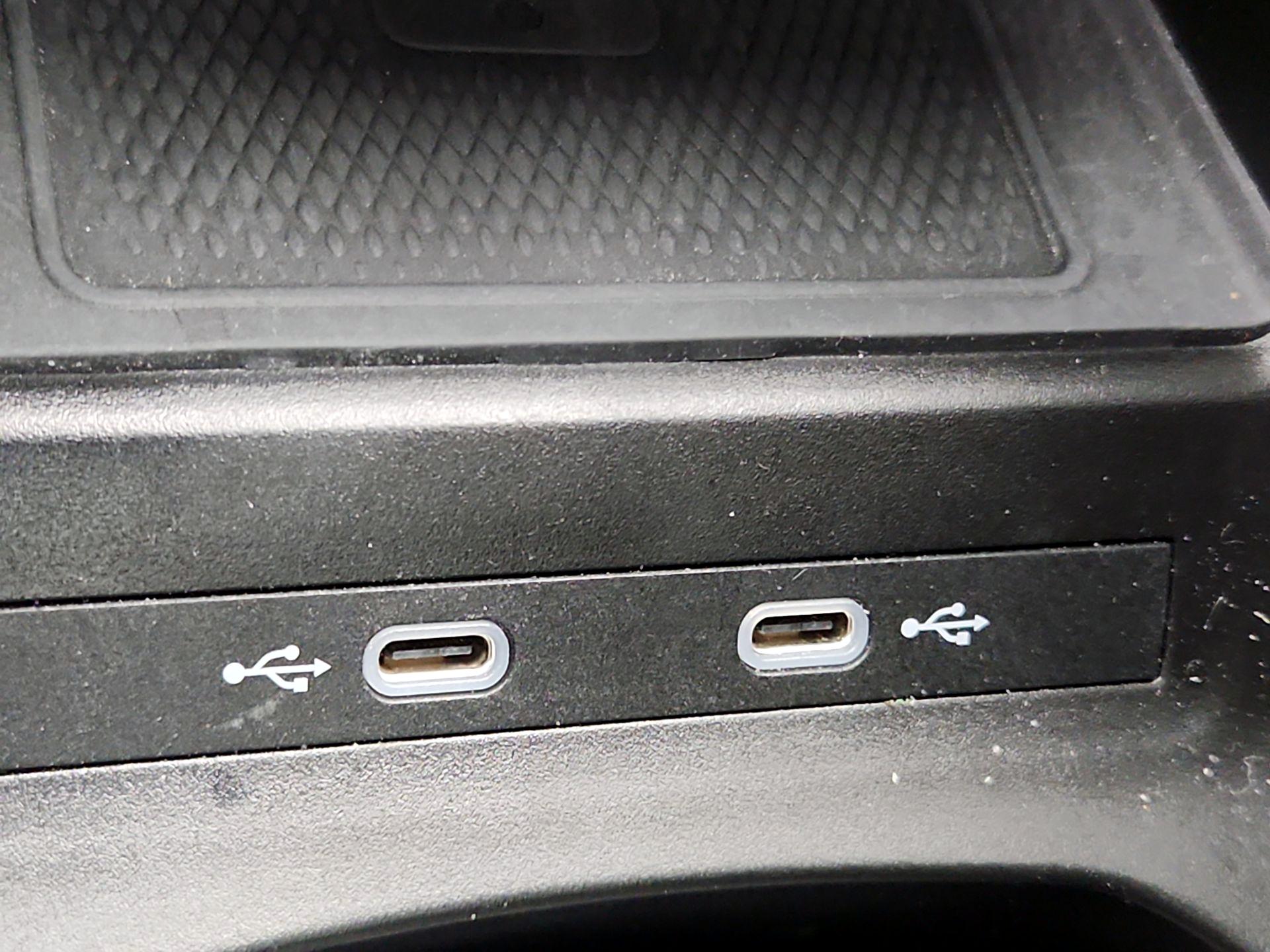 Thumbnail: 2021 Volkswagen ID.4 - 18