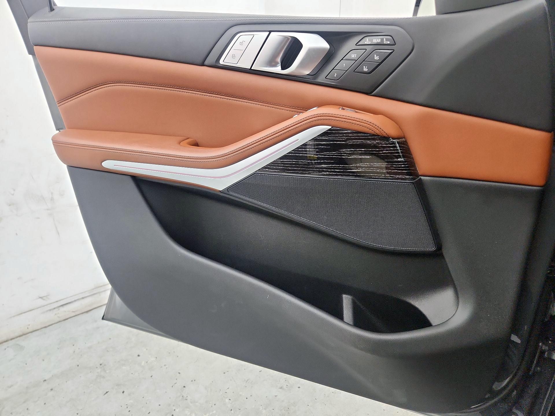 Thumbnail: 2022 BMW X7 - 12