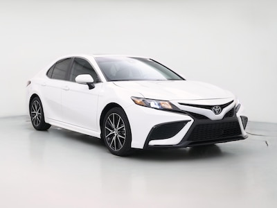 White 2024 Toyota Camry SE