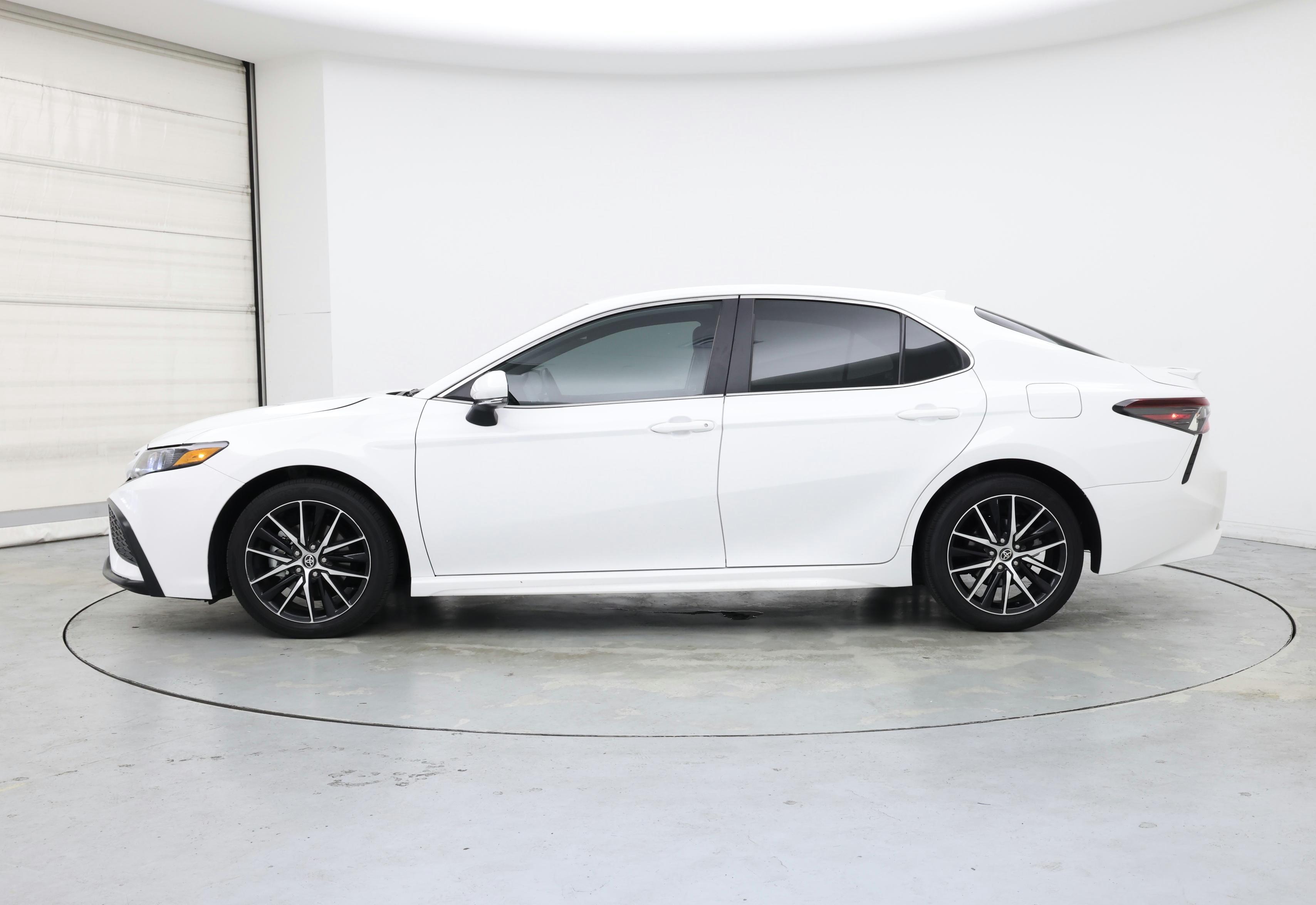 Thumbnail: 2024 Toyota Camry - 3