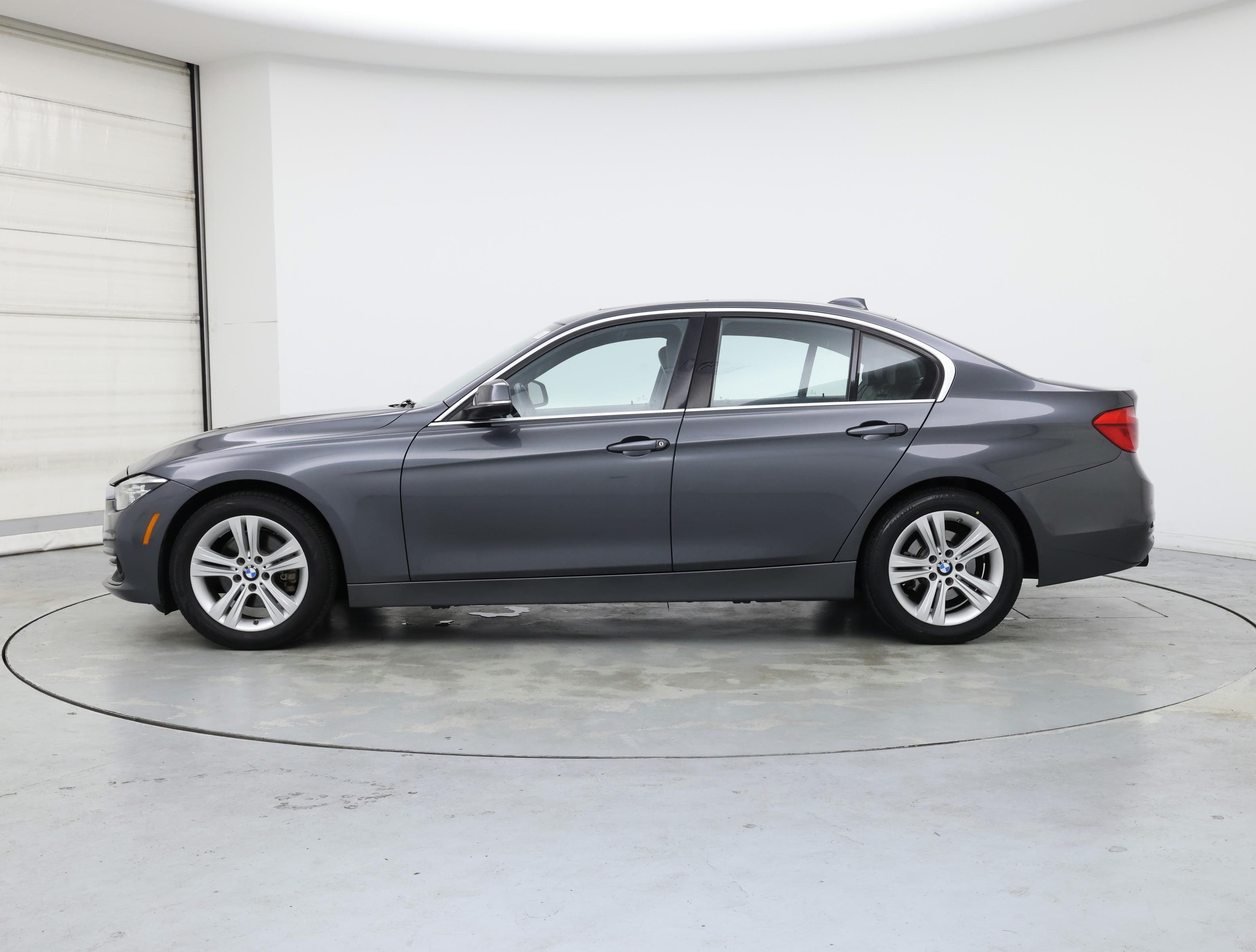 Thumbnail: 2017 BMW 3 Series - 3