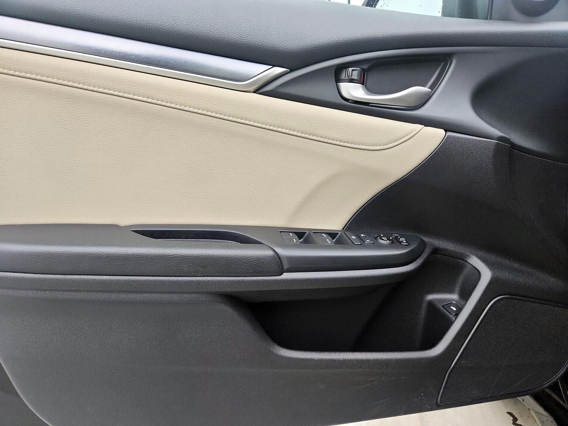Thumbnail: 2016 Honda Civic - 12