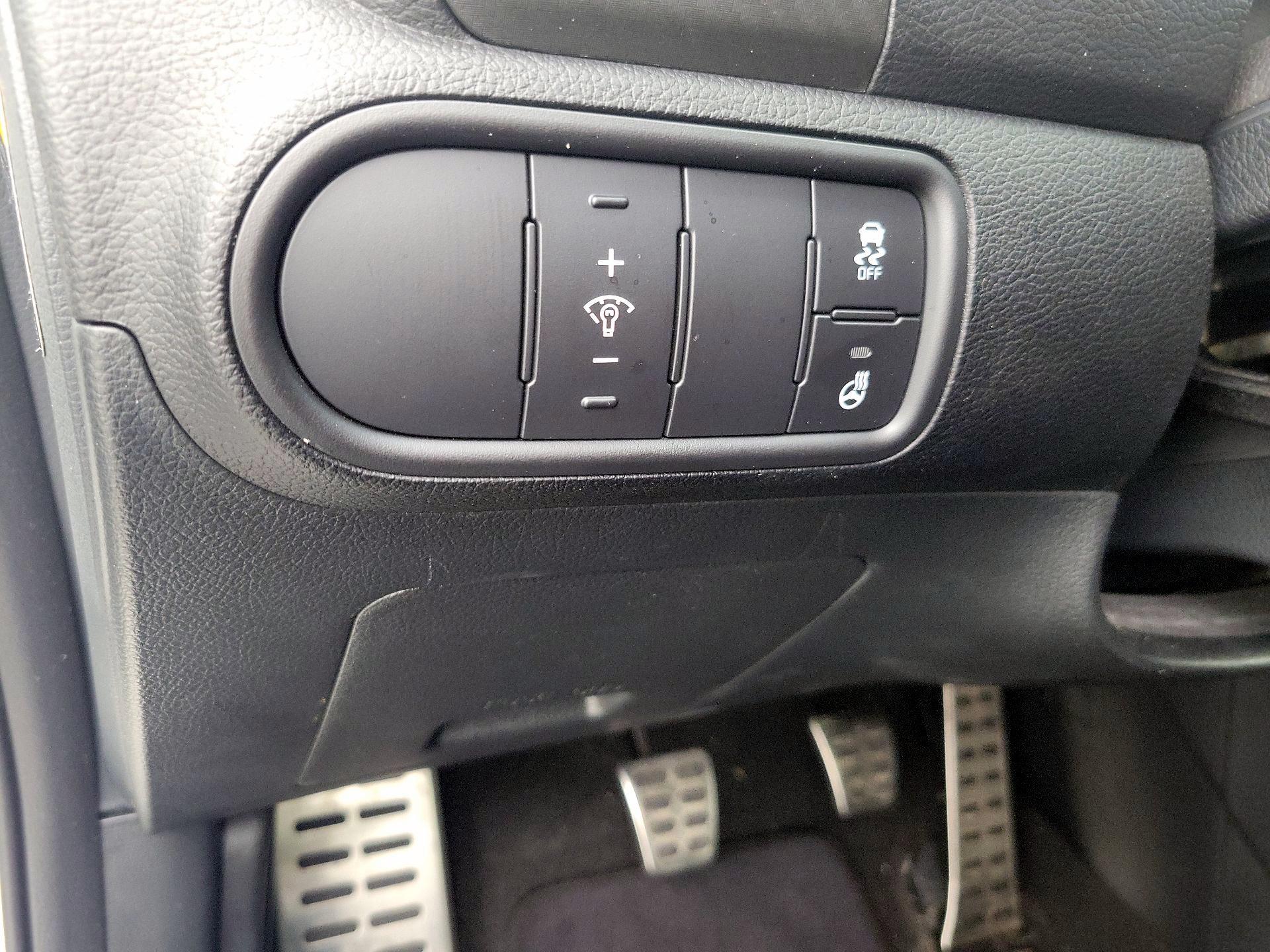 Thumbnail: 2016 Kia Forte - 13