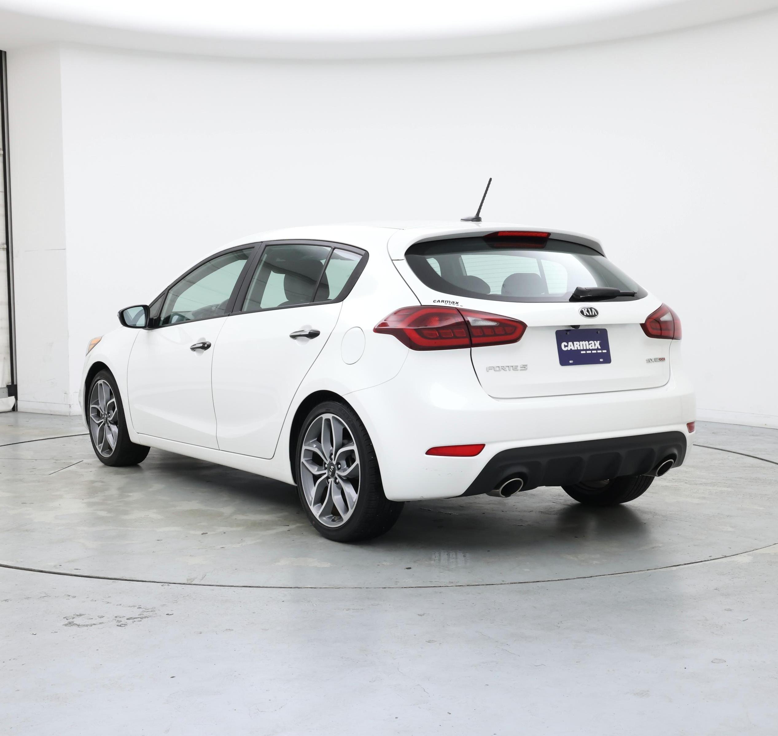 Thumbnail: 2016 Kia Forte - 2