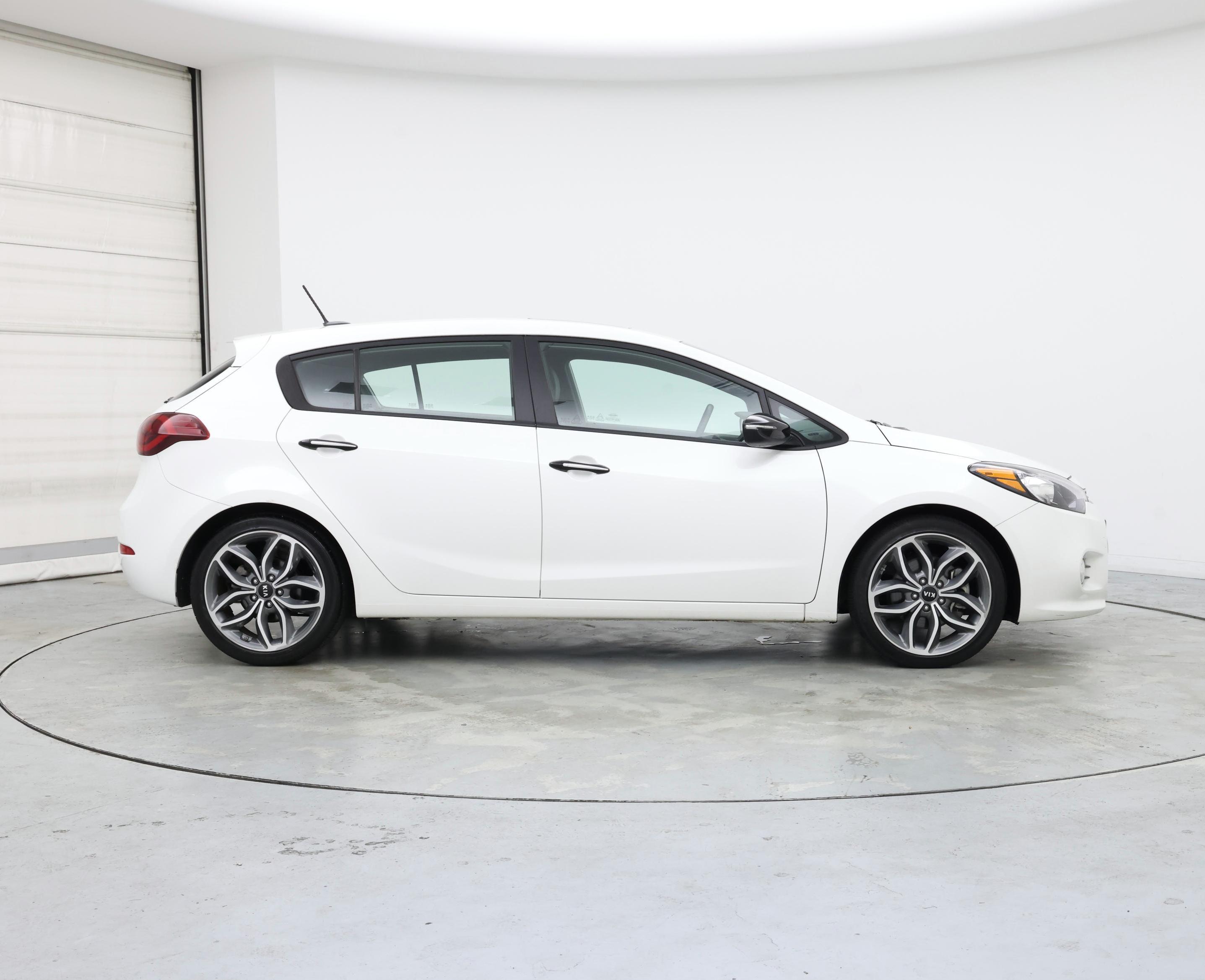 Thumbnail: 2016 Kia Forte - 7