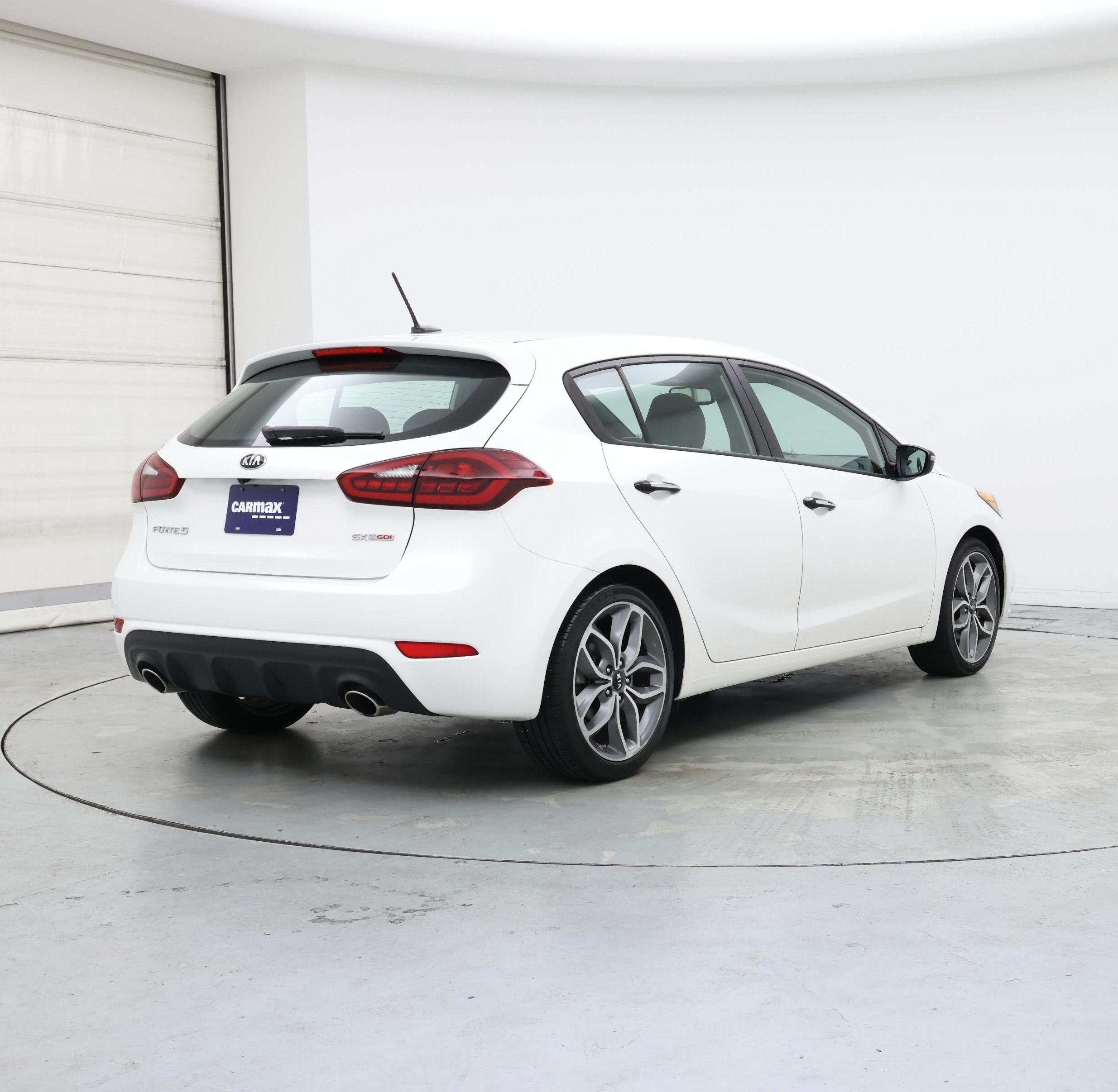Thumbnail: 2016 Kia Forte - 8