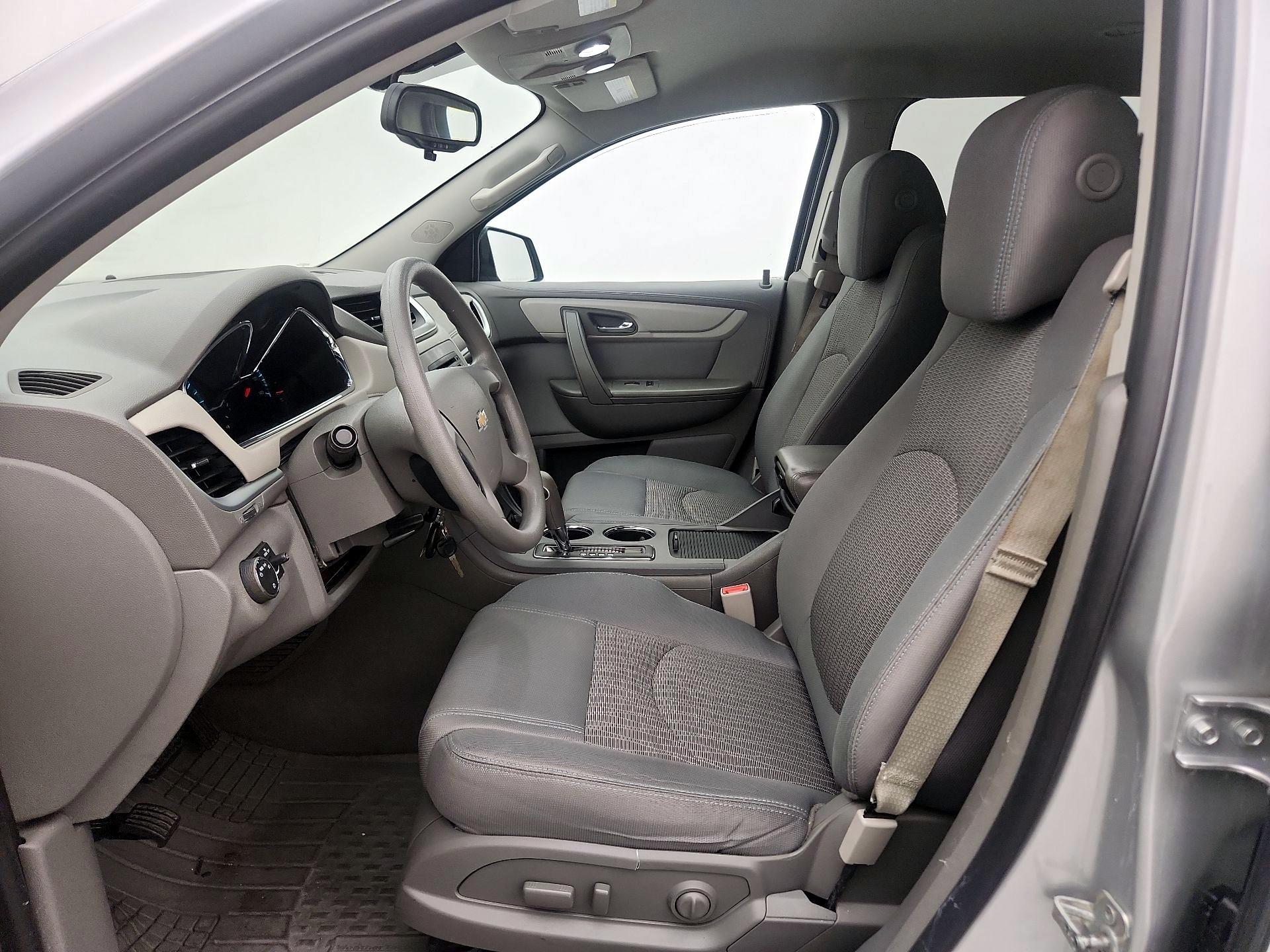 Thumbnail: 2017 Chevrolet Traverse - 11