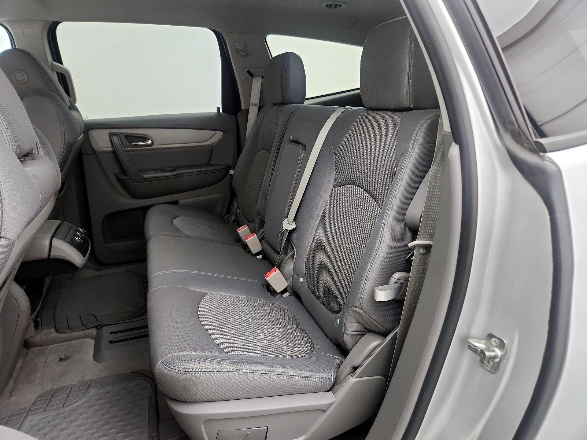 Thumbnail: 2017 Chevrolet Traverse - 19