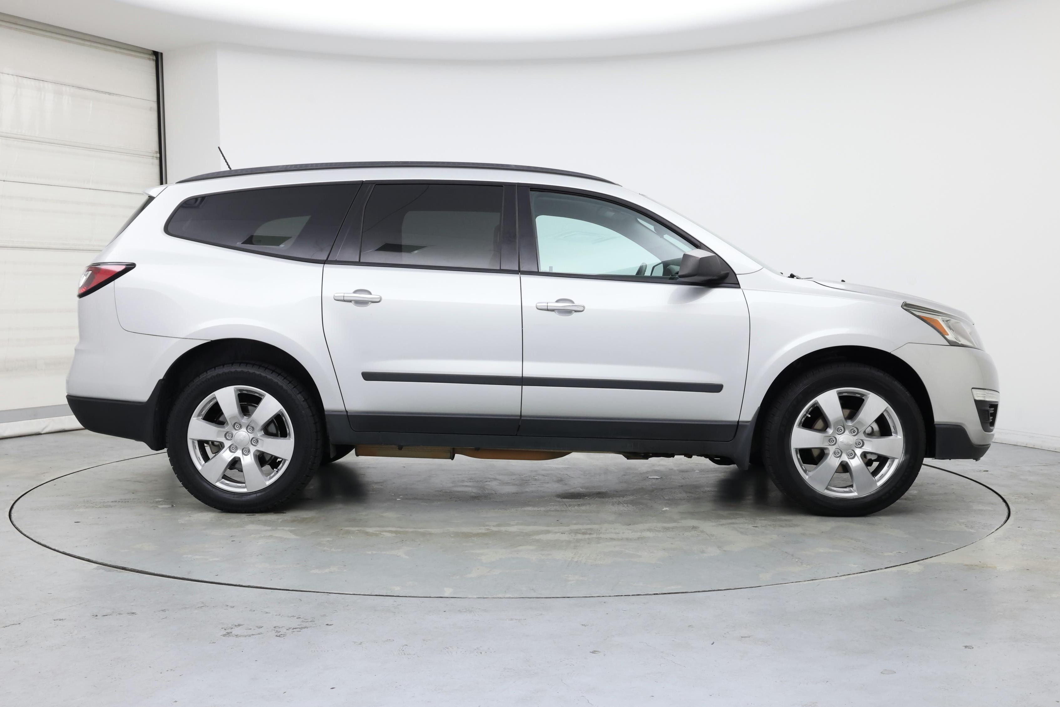 Thumbnail: 2017 Chevrolet Traverse - 7