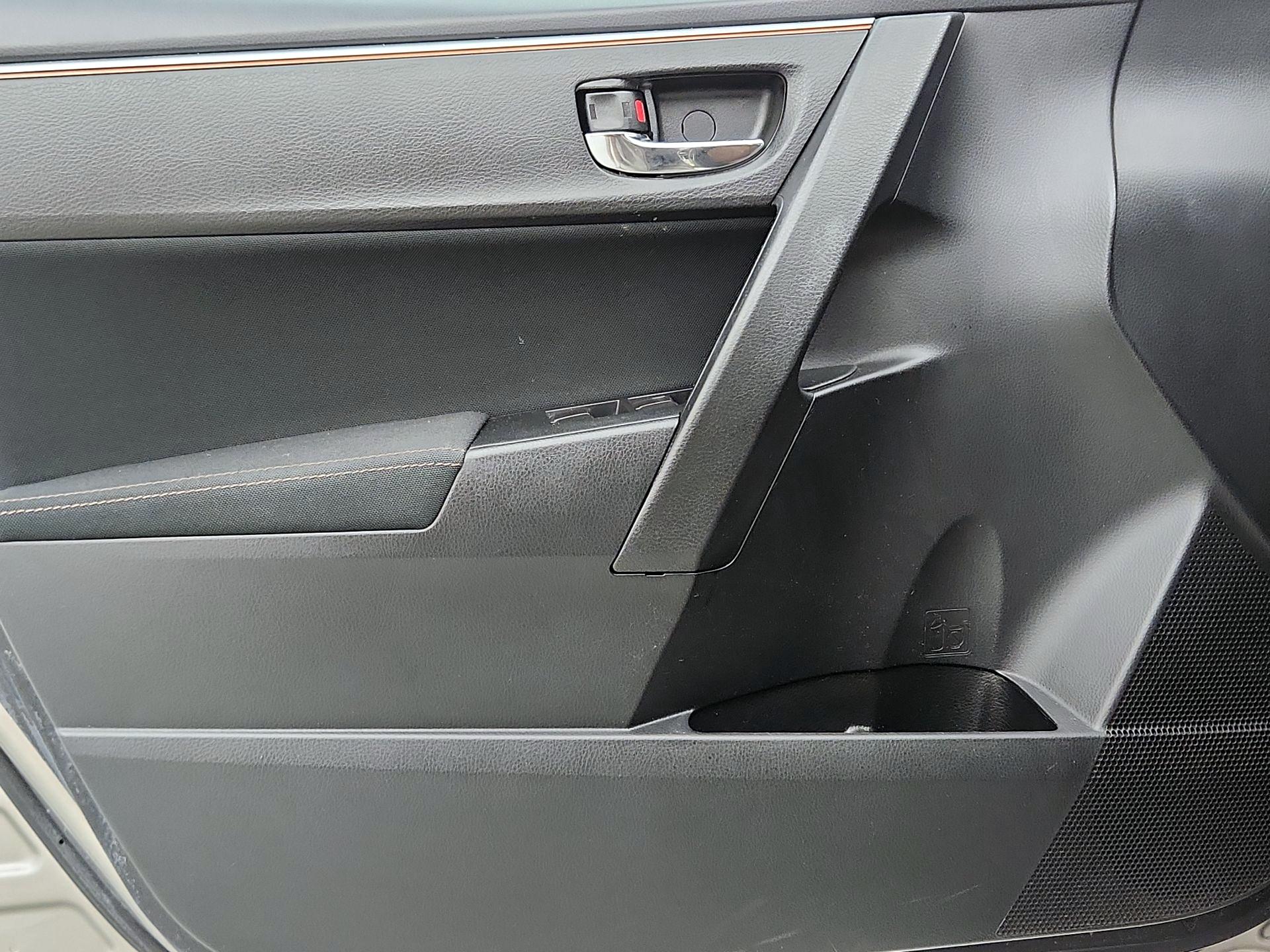 Thumbnail: 2016 Toyota Corolla - 12
