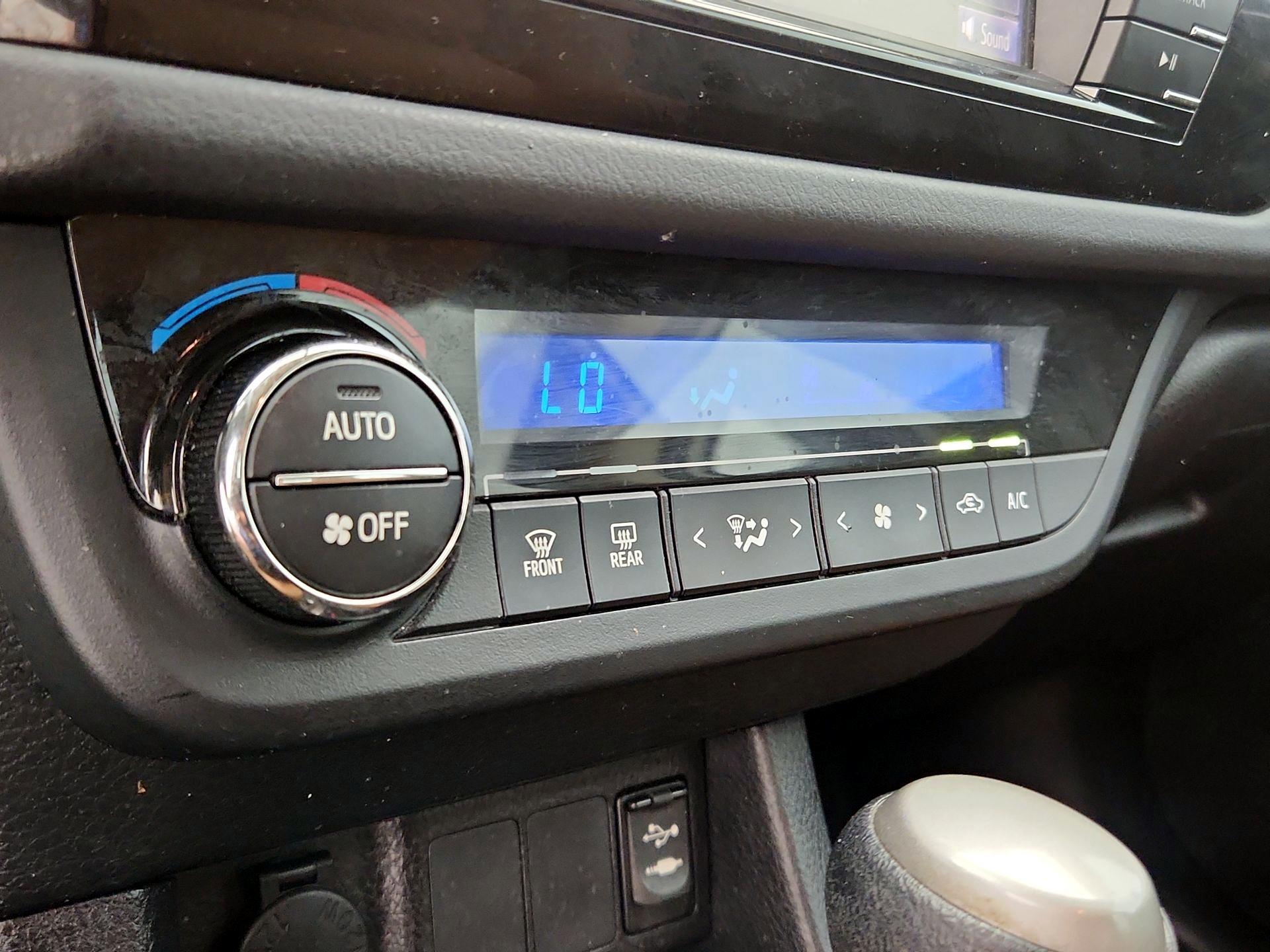 Thumbnail: 2016 Toyota Corolla - 16