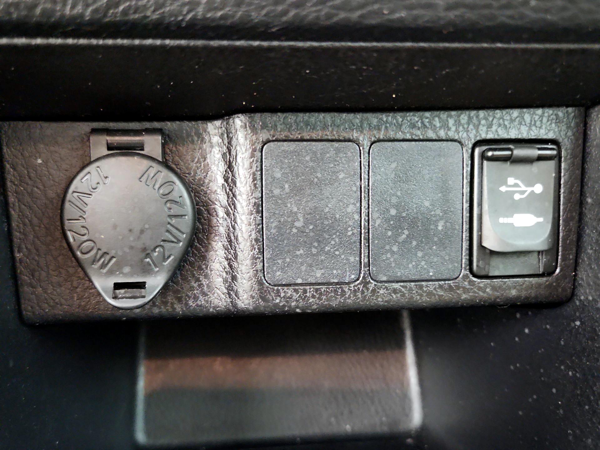 Thumbnail: 2016 Toyota Corolla - 18