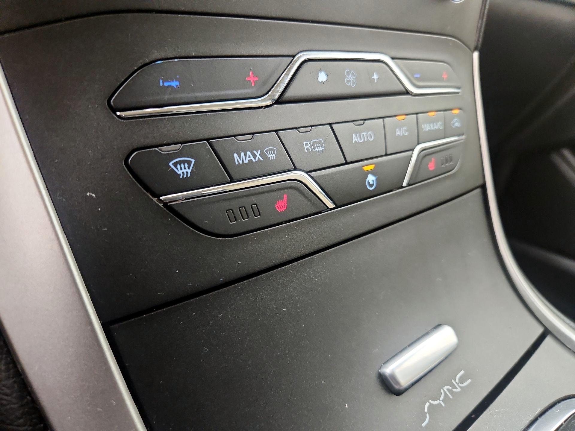 Thumbnail: 2017 Ford Edge - 16