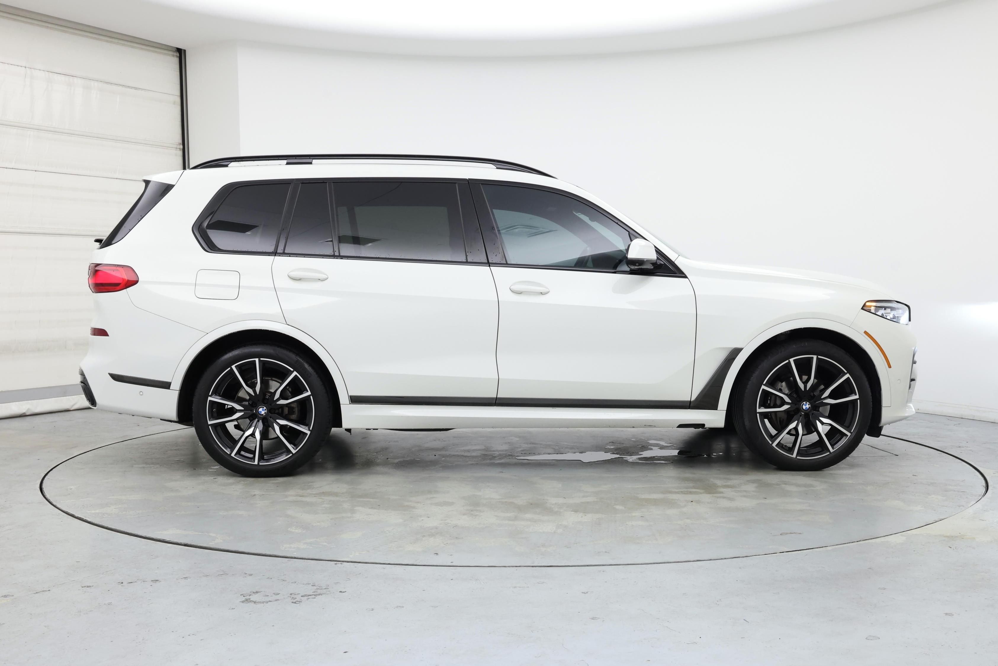 Thumbnail: 2021 BMW X7 - 7