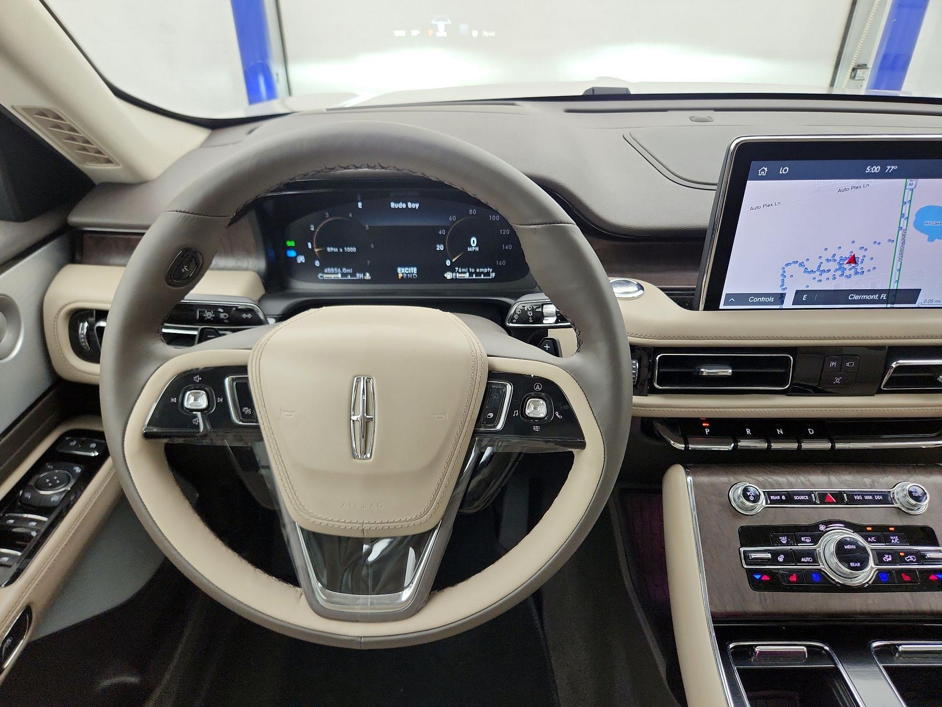 Thumbnail: 2023 Lincoln Aviator - 10