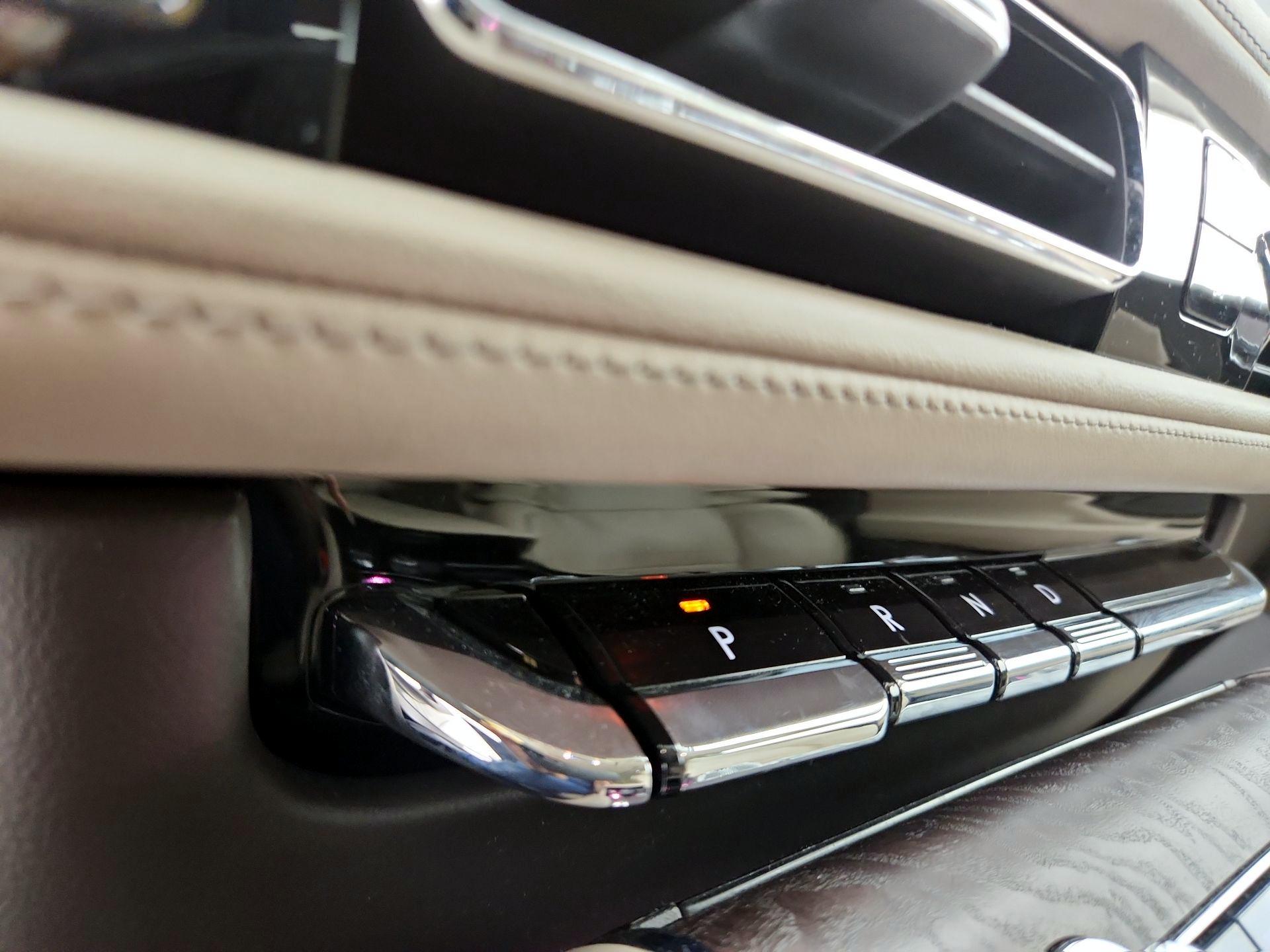 Thumbnail: 2023 Lincoln Aviator - 18
