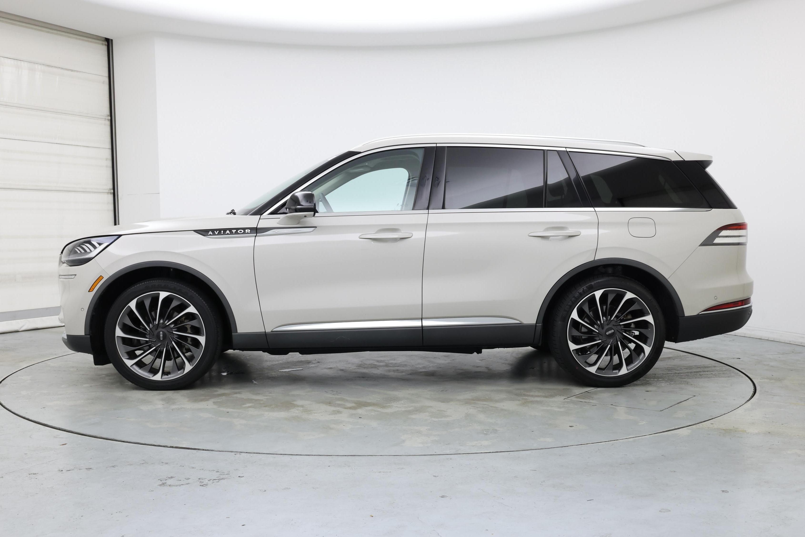Thumbnail: 2023 Lincoln Aviator - 3