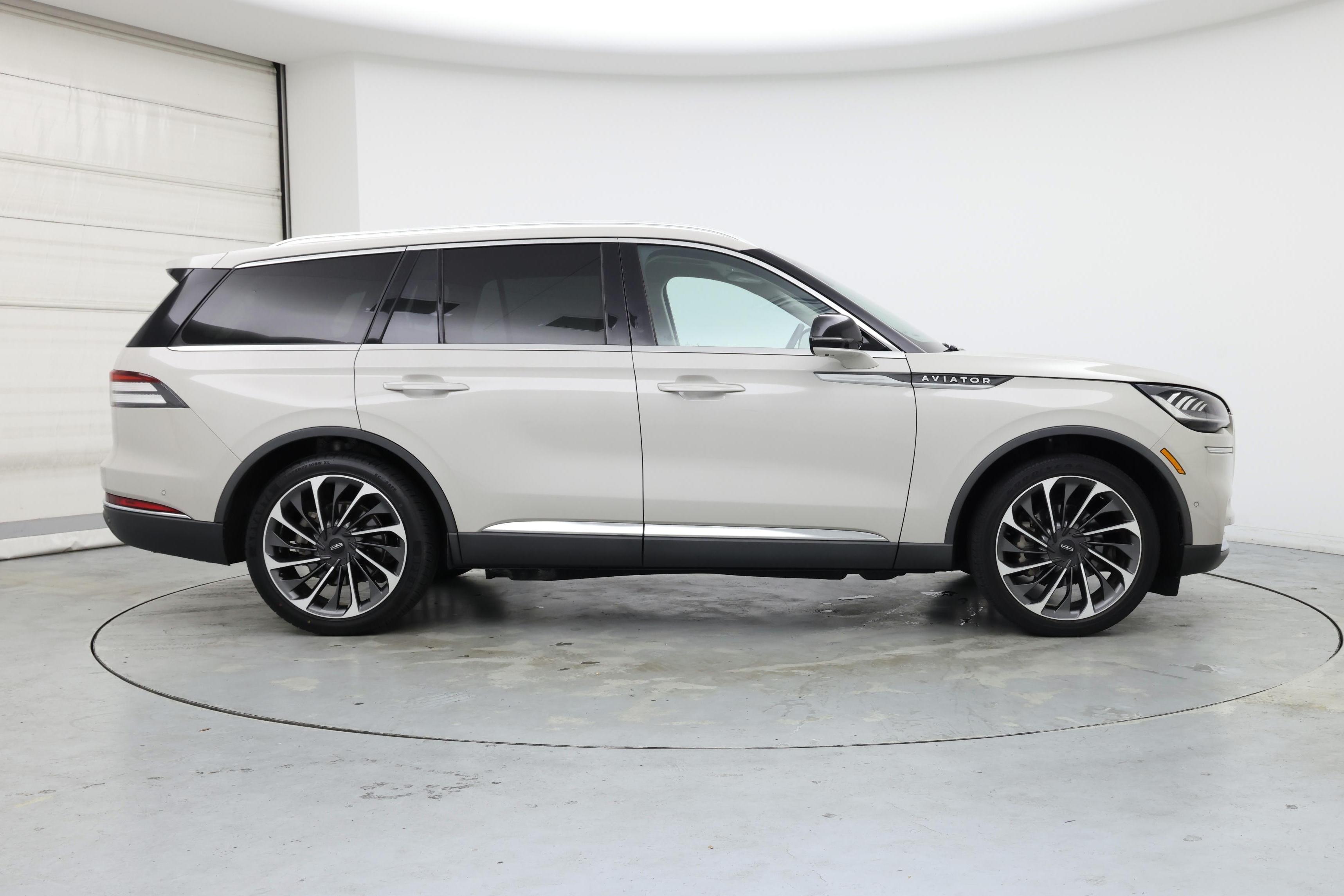 Thumbnail: 2023 Lincoln Aviator - 7