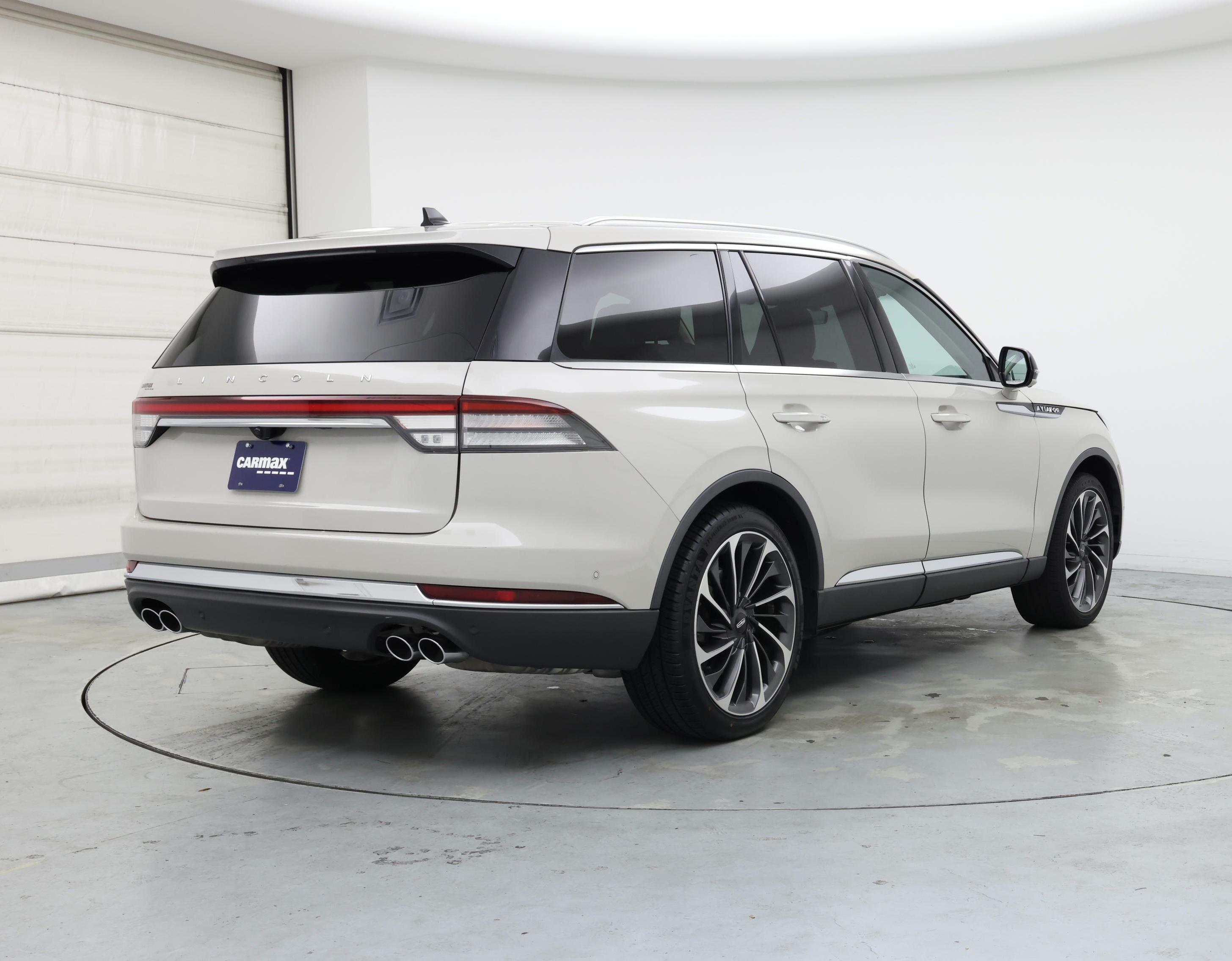 Thumbnail: 2023 Lincoln Aviator - 8